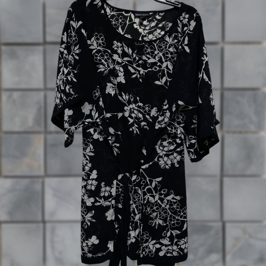 Vintage Fashion Bug Blouse 0X Plus Size Black White Floral Sheer Kimono Sleeve 3/4 Sleeve Scoop Neck Boho Casual Vintage No N/A Size XL / US 12-14 / IT 48-50 - 1 Thumbnail