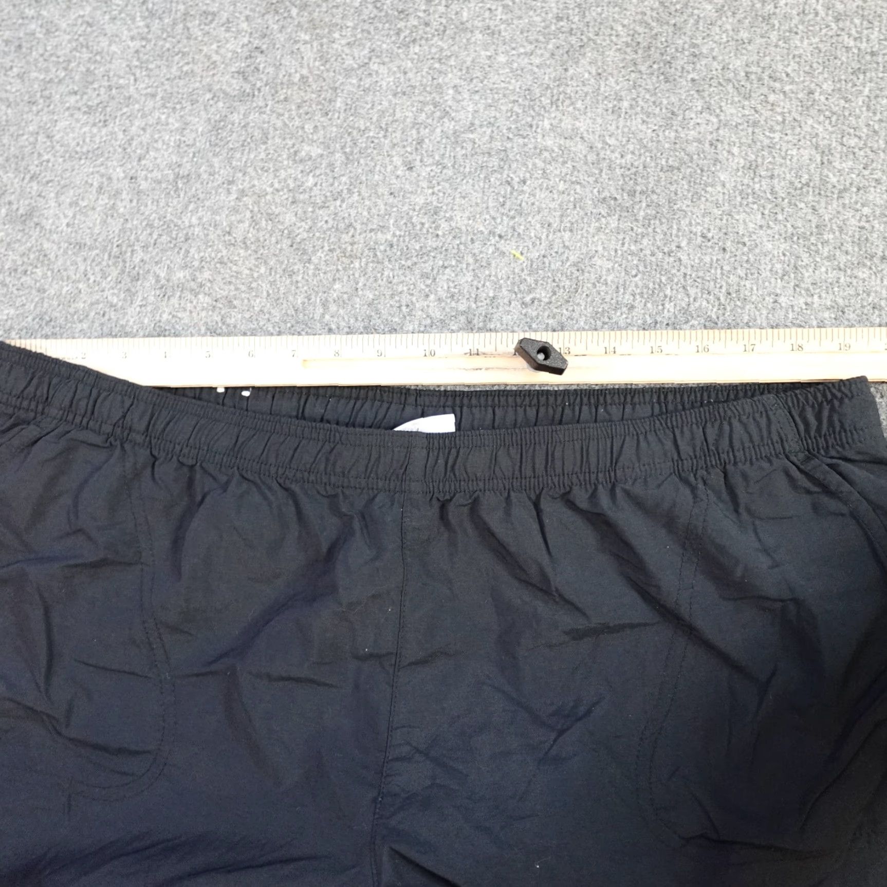 Vintage Columbia Womens Shorts 2XL Black Solid 4" Inseam Nylon Athletic Hiking Activewear Ladies Mens Size 40" / US 18 - 6 Thumbnail