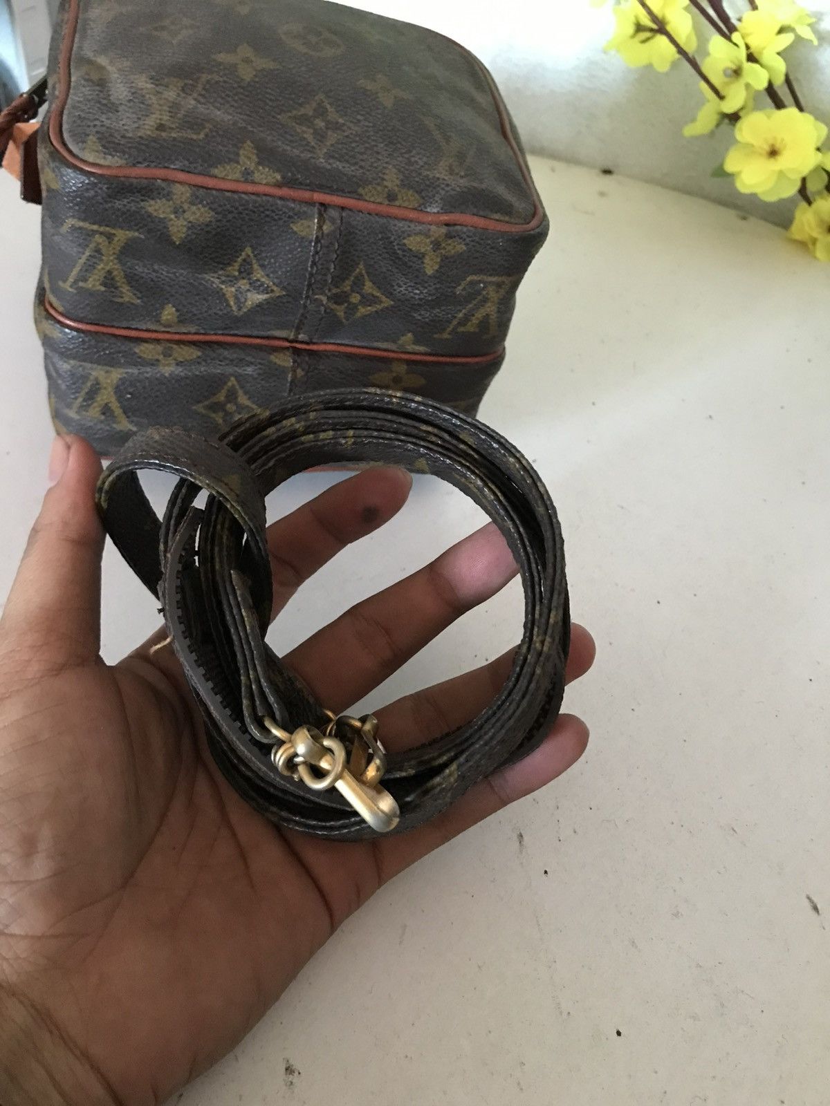 Louis Vuitton Amazon Crosbody Bag Vintage Louis Vuitton Size ONE SIZE - 9 Thumbnail