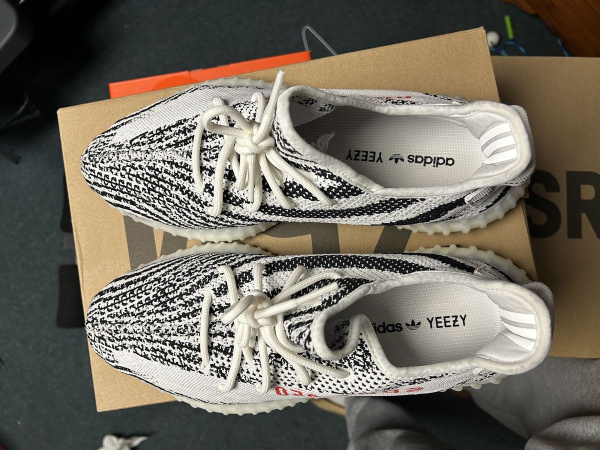 Yeezy Yeezy 350 Zebra 2022 Size US 12.5 / EU 45-46 - 3 Thumbnail