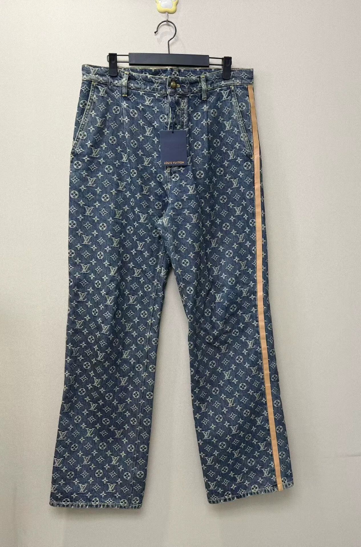 Louis Vuitton louis vuitton blue logo denim pants 32 Size US 32 / EU 48 - 1 Thumbnail