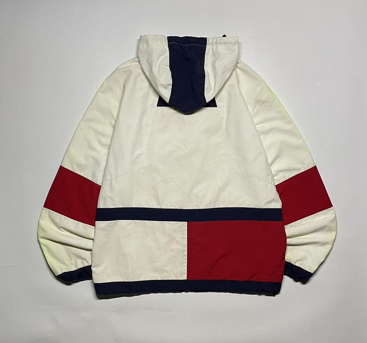 Tommy Hilfiger × Vintage Tommy Hilfiger combine bigflag white sportwear jacket Size US L / EU 52-54 / 3 - 1 Thumbnail