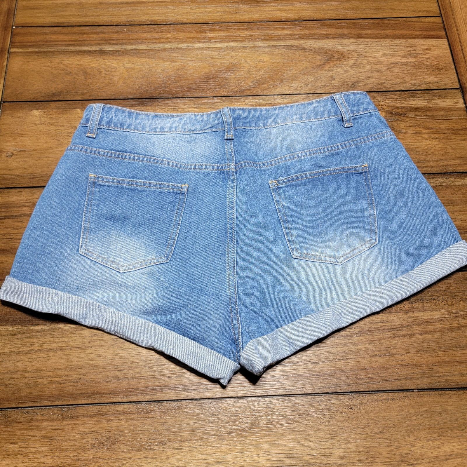 Shein Shein Curve Denim Shorts w/ Celestial Print - Size 0XL Size 34" / US 12 / IT 48 - 4 Thumbnail