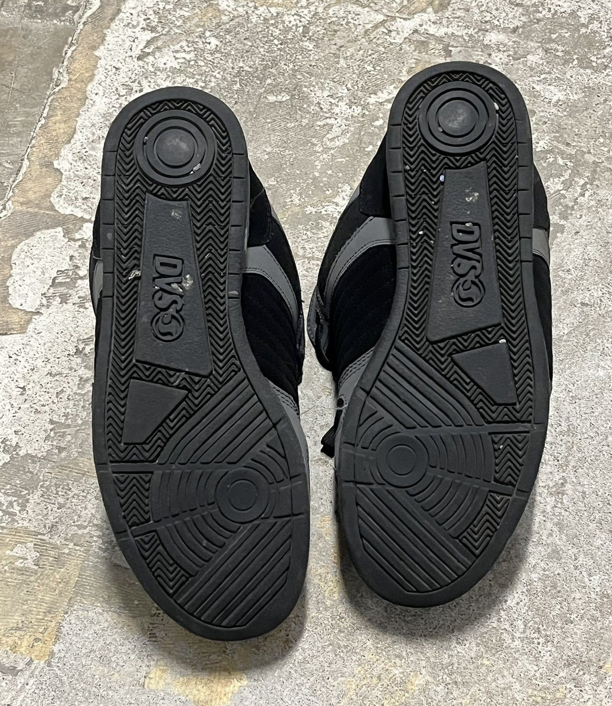 DVS × Vintage Vintage DVS skater shoes chunky bulky shoe size 10.5 no box Size US 10.5 / EU 43-44 - 5 Thumbnail