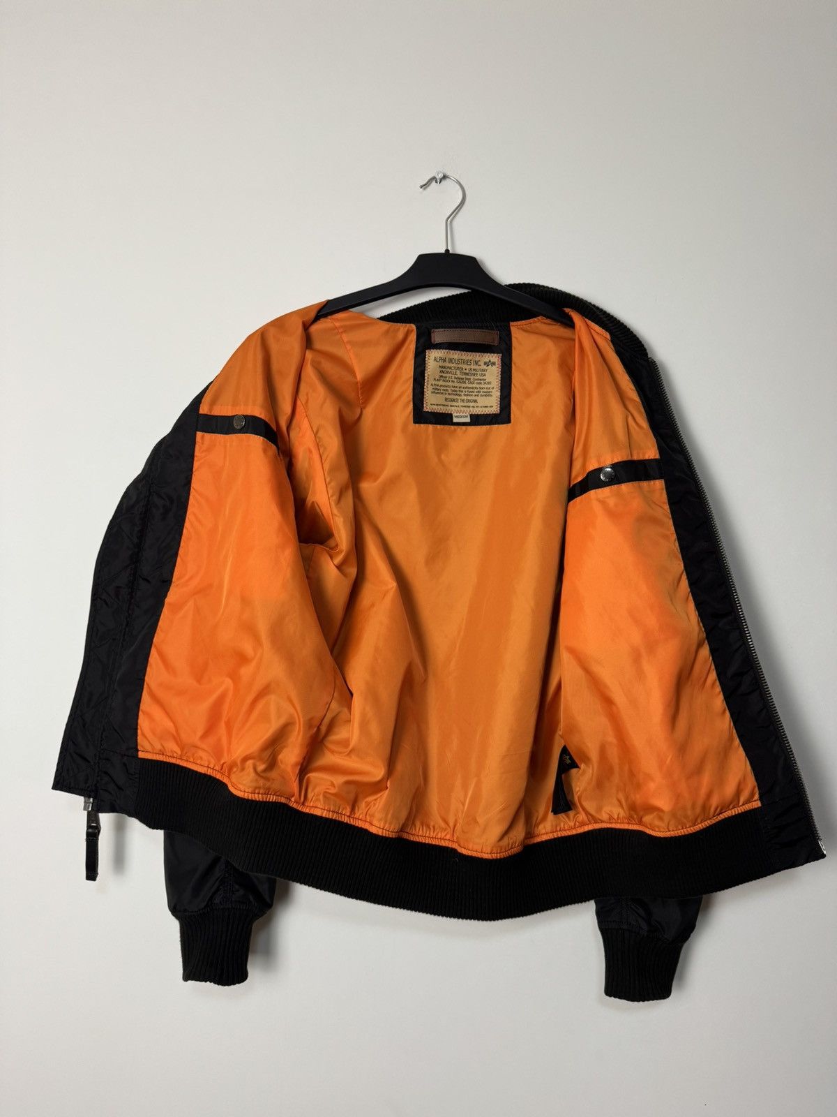 Alpha Industries Alpha Industries black bomber jacket avant Garde Japanese Size US M / EU 48-50 / 2 - 12 Thumbnail