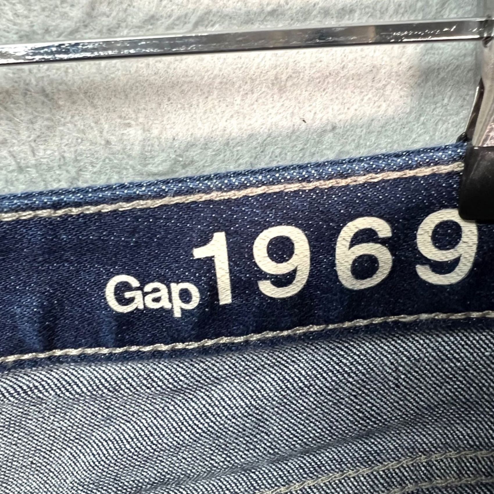 Gap Gap 1969 Slim Cut-Offs Denim Shorts Dark Blue Distressed Hem 25 Womens Jeans Shorts Casual Summer Women's Fit 5-Pocket Denim Gap Size 42" / US 20 - 4 Thumbnail