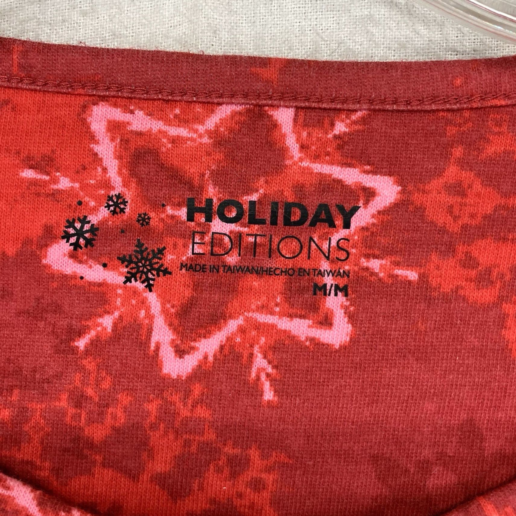 Basic Editions Women’s Blingy Christmas Shirt Graphic 50s 60s Retro Barn Cardinals Holly Medium Size M / US 6-8 / IT 42-44 - 4 Thumbnail