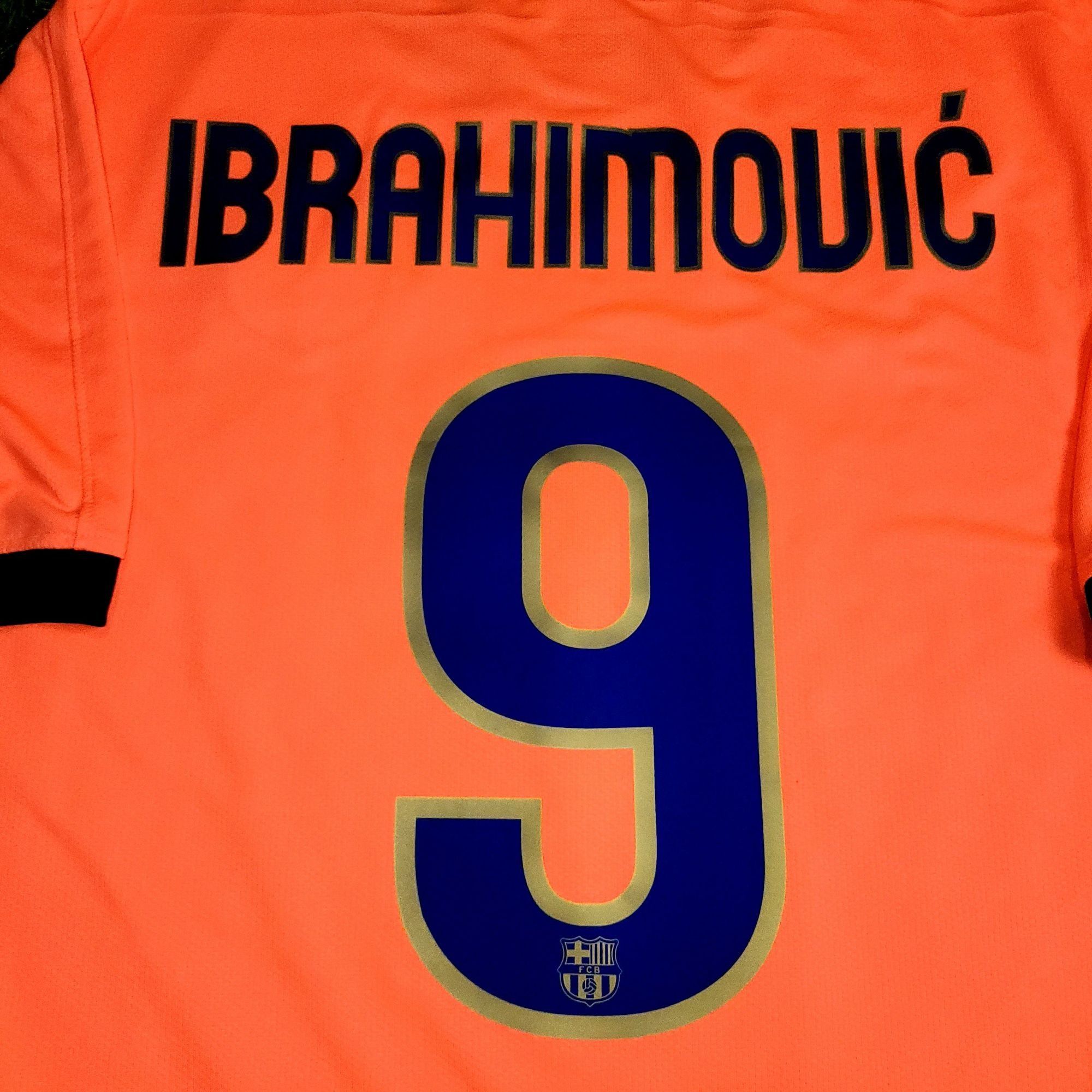 Nike Ibrahimovic Barcelona DEBUT 2009 2010 Soccer Away Jersey L Size US L / EU 52-54 / 3 - 4 Thumbnail