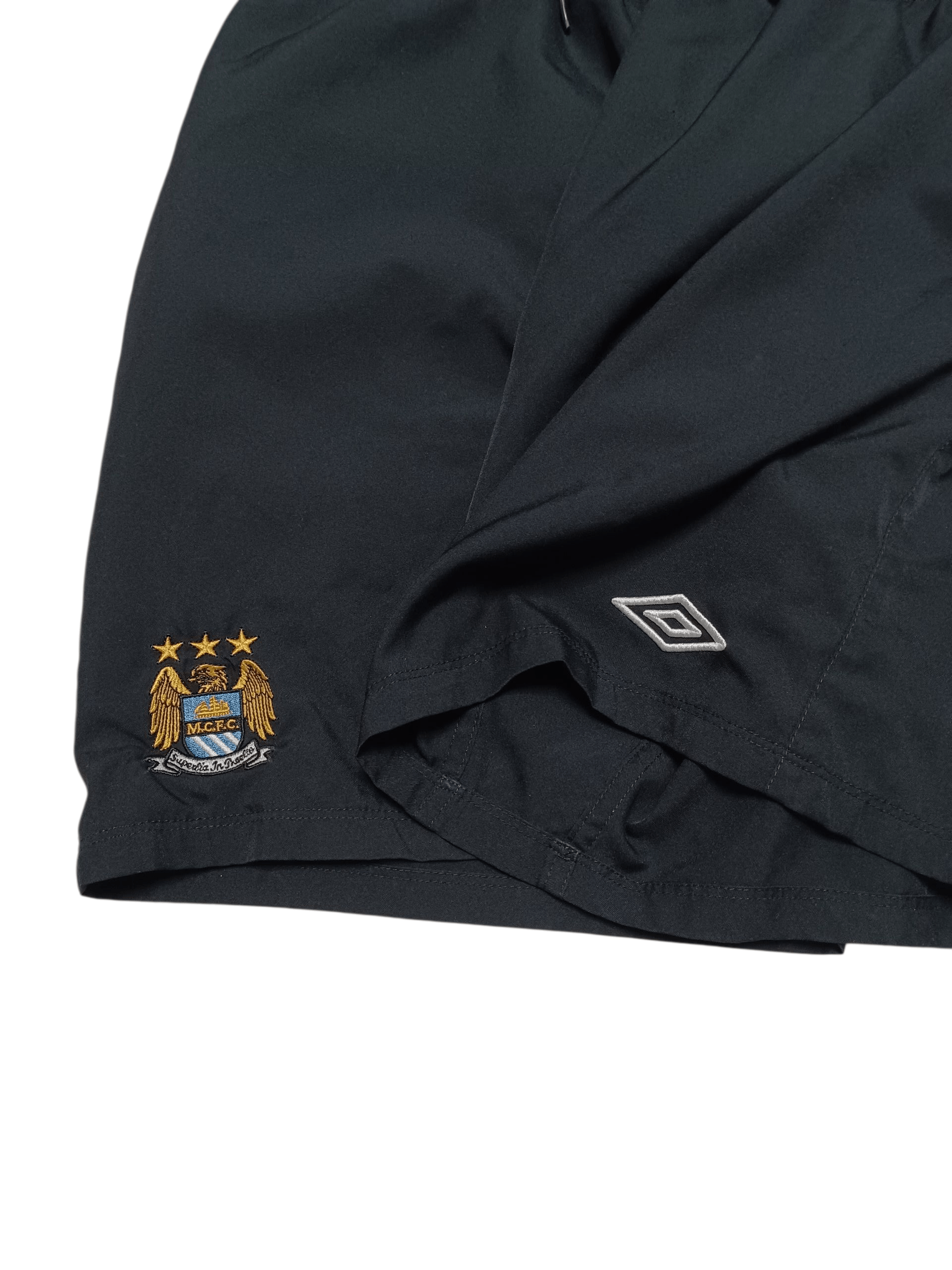 Umbro MANCHESTER CITY UMBRO VINTAGE NYLON SHORTS SOCCER DRILL Size US 36 / EU 52 - 2 Thumbnail
