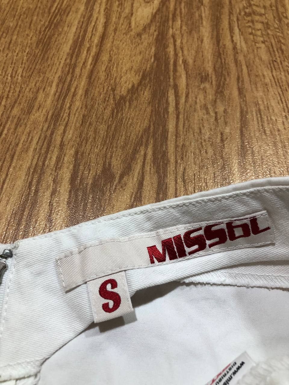 Miss Sixty Rare Vintage Miss Sixty Skirt Pleated white vintage Y2K Size 27" / US 4 / IT 40 - 2 Thumbnail
