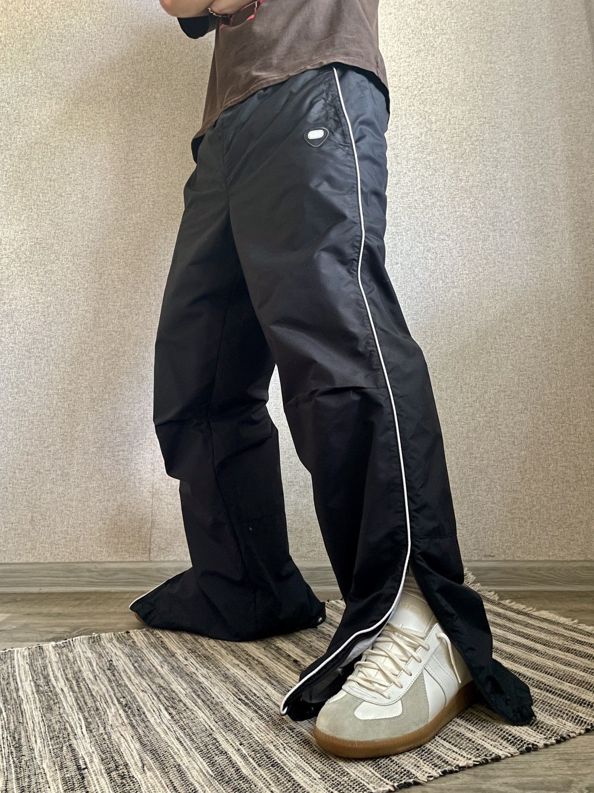 Nike × Outdoor Life × Vintage NIKE 00`s Vintage Nylon Baggy Track Pants  Joggers M | Grailed