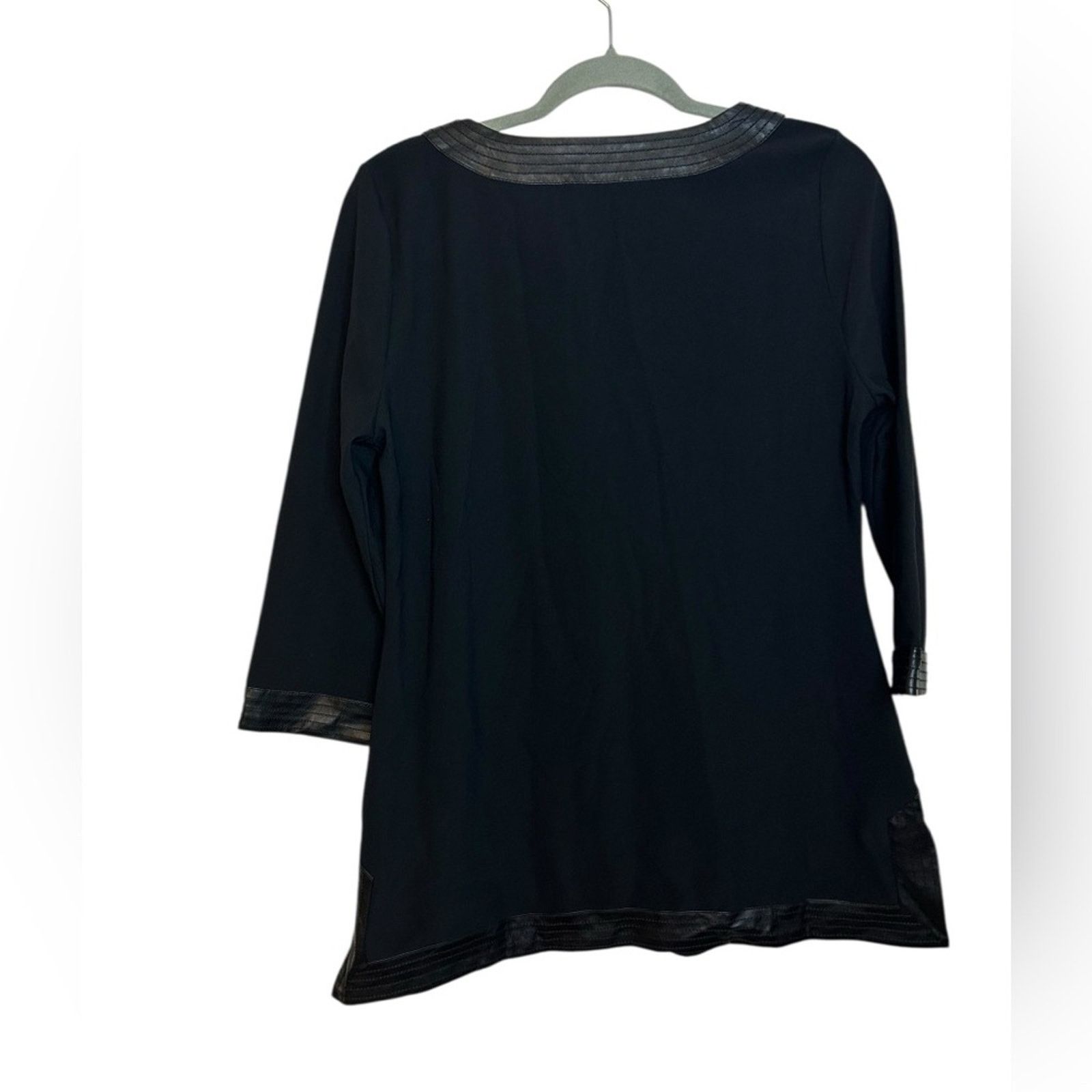 Boston Proper Boston Proper Black 3/4 Sleeve Faux Leather Trim Tunic Top Size M / US 6-8 / IT 42-44 - 2 Thumbnail