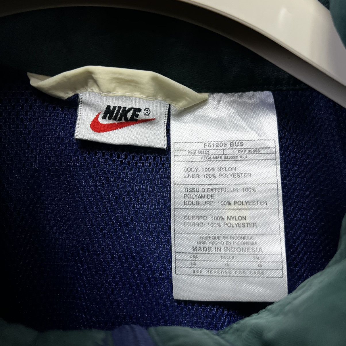 Nike Vintage Nike Windbreaker 90's Jacket Nylon Size M Y2k Size US M / EU 48-50 / 2 - 14 Thumbnail