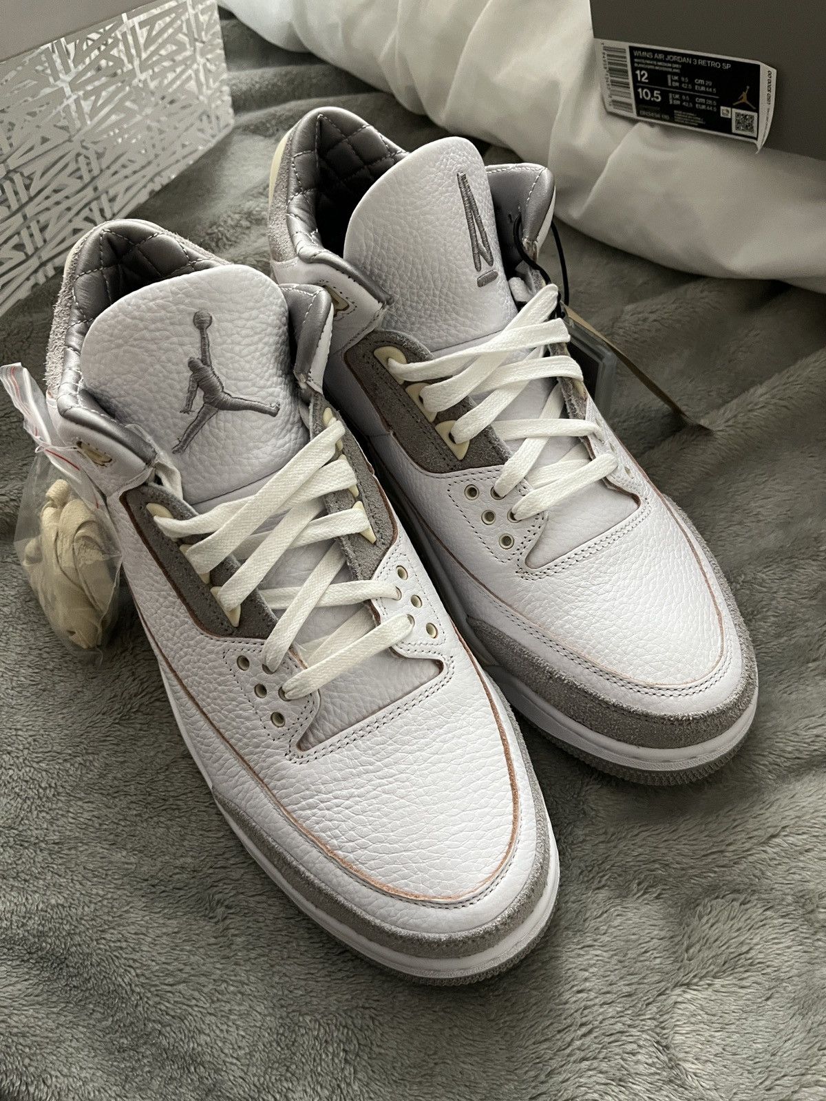 A Ma Maniere × Jordan Brand A Ma Maniére Jordan 3 Size US 10.5 / EU 43-44 - 11 Thumbnail