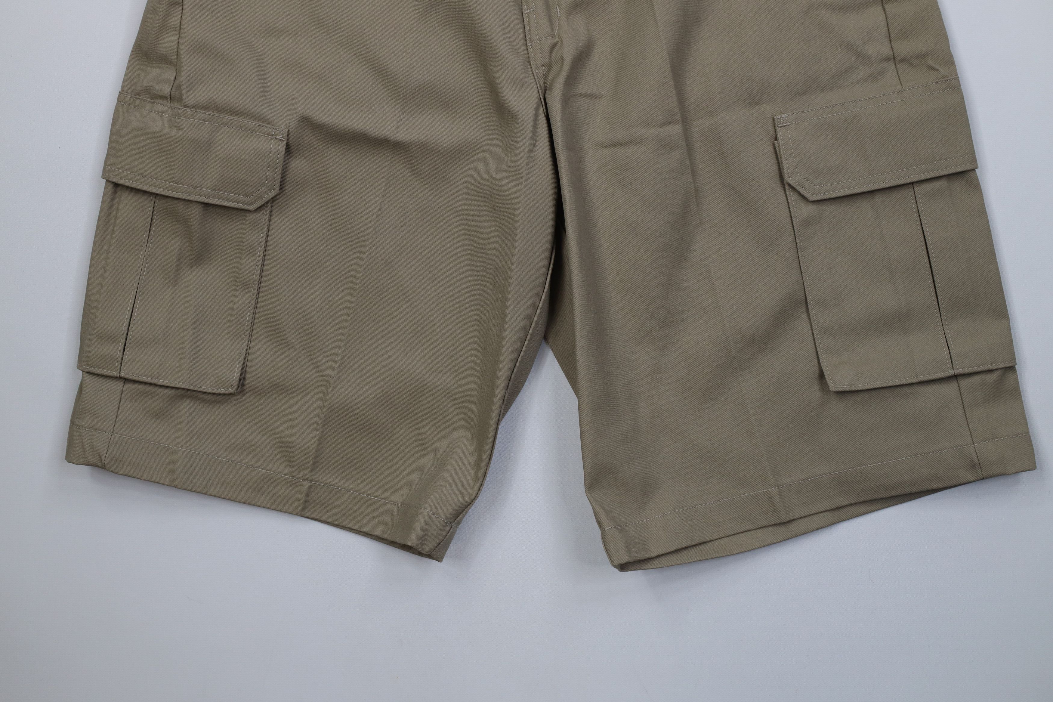 Dickies Deadstock Vintage Y2K Dickies Baggy Cargo Shorts Khaki Brown Size US 34 / EU 50 - 4 Thumbnail
