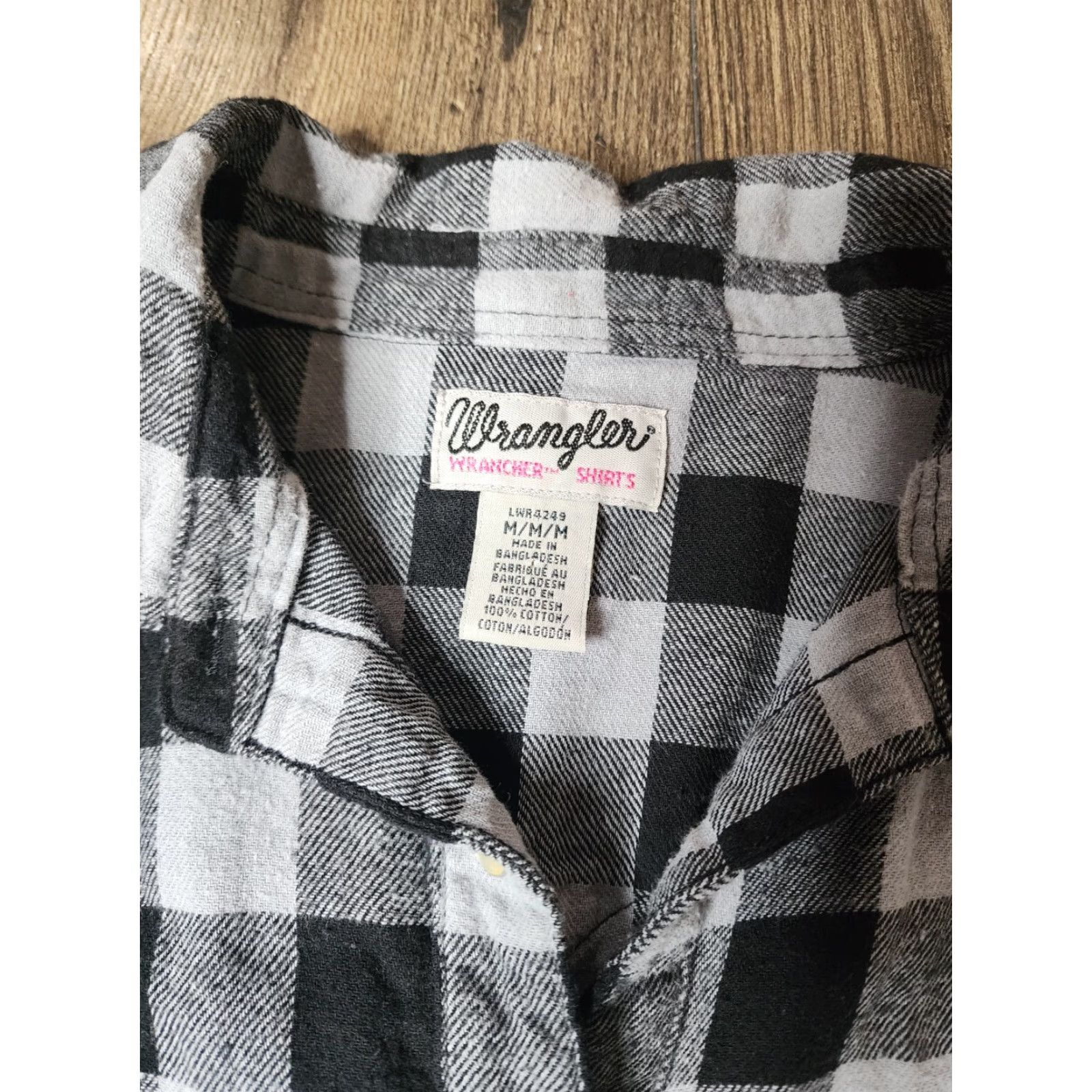 Wrangler VINTAGE Wrangler Rancher Womens M Long Sleeve Black Gray Pearl Snap Western Shirt Size M / US 6-8 / IT 42-44 - 4 Thumbnail