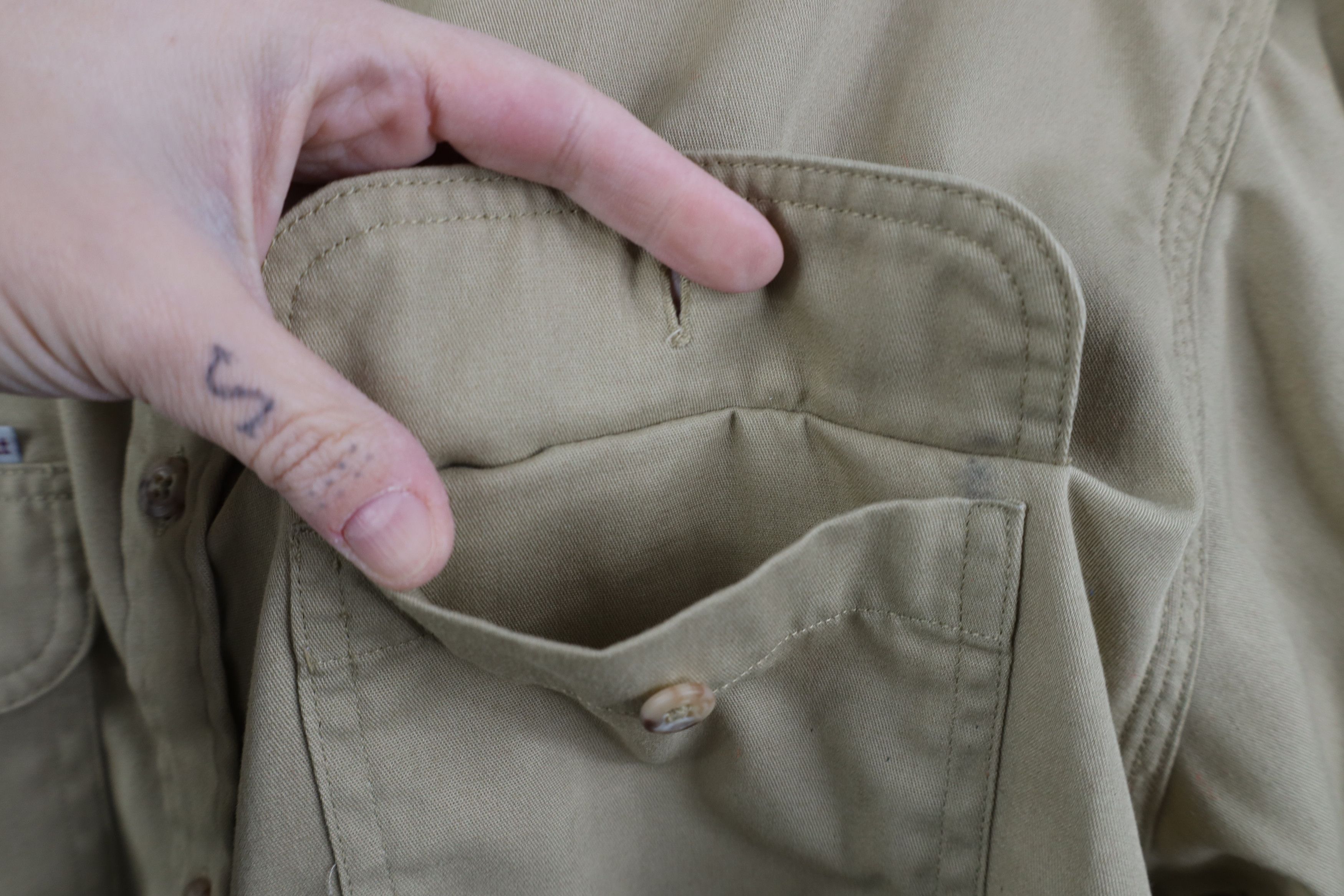 Carhartt Vintage Carhartt Double Pocket Twill Button Down Shirt Beige Size US XXL / EU 58 / 5 - 7 Thumbnail