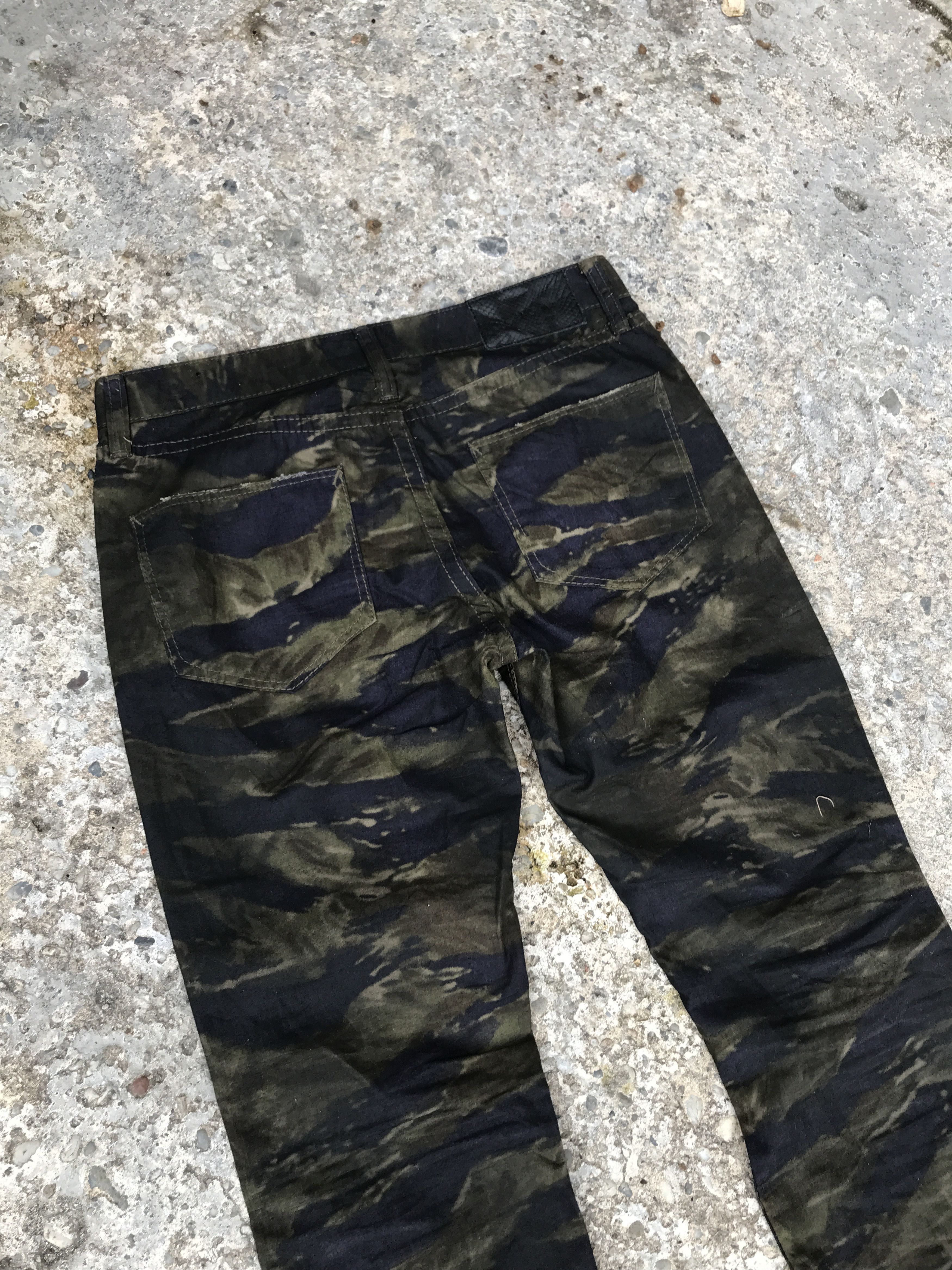 GOSTAR DE FUGA Fuga camo pant Size US 30 / EU 46 - 10 Thumbnail