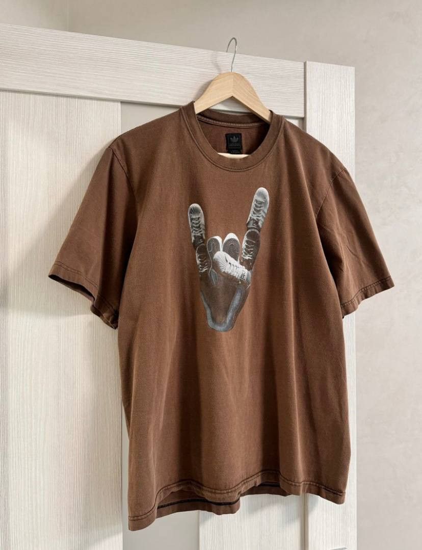 Japanese Brand × Vintage Adidas Tee Vintage Faded Logo Tee Size US L / EU 52-54 / 3 - 1 Thumbnail