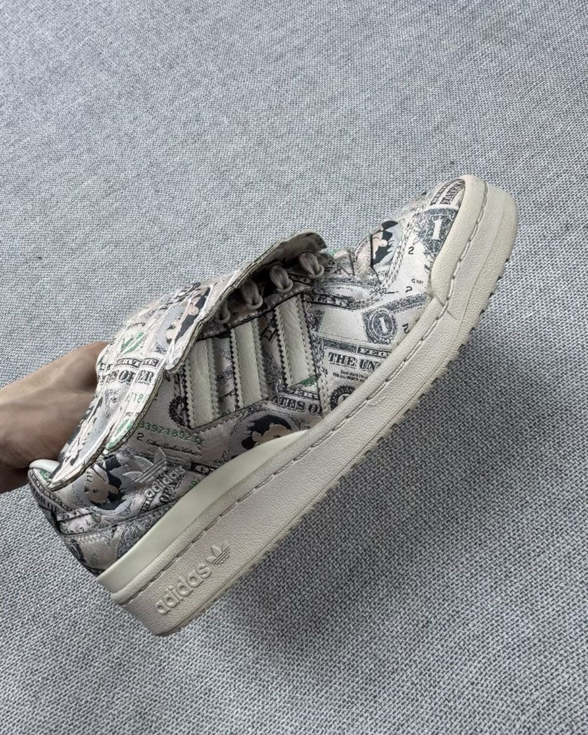 Adidas Adidas Jeremy Scott Wings All-Over Dollar Print GX6393 K37 Size US 8 / EU 41 - 7 Thumbnail