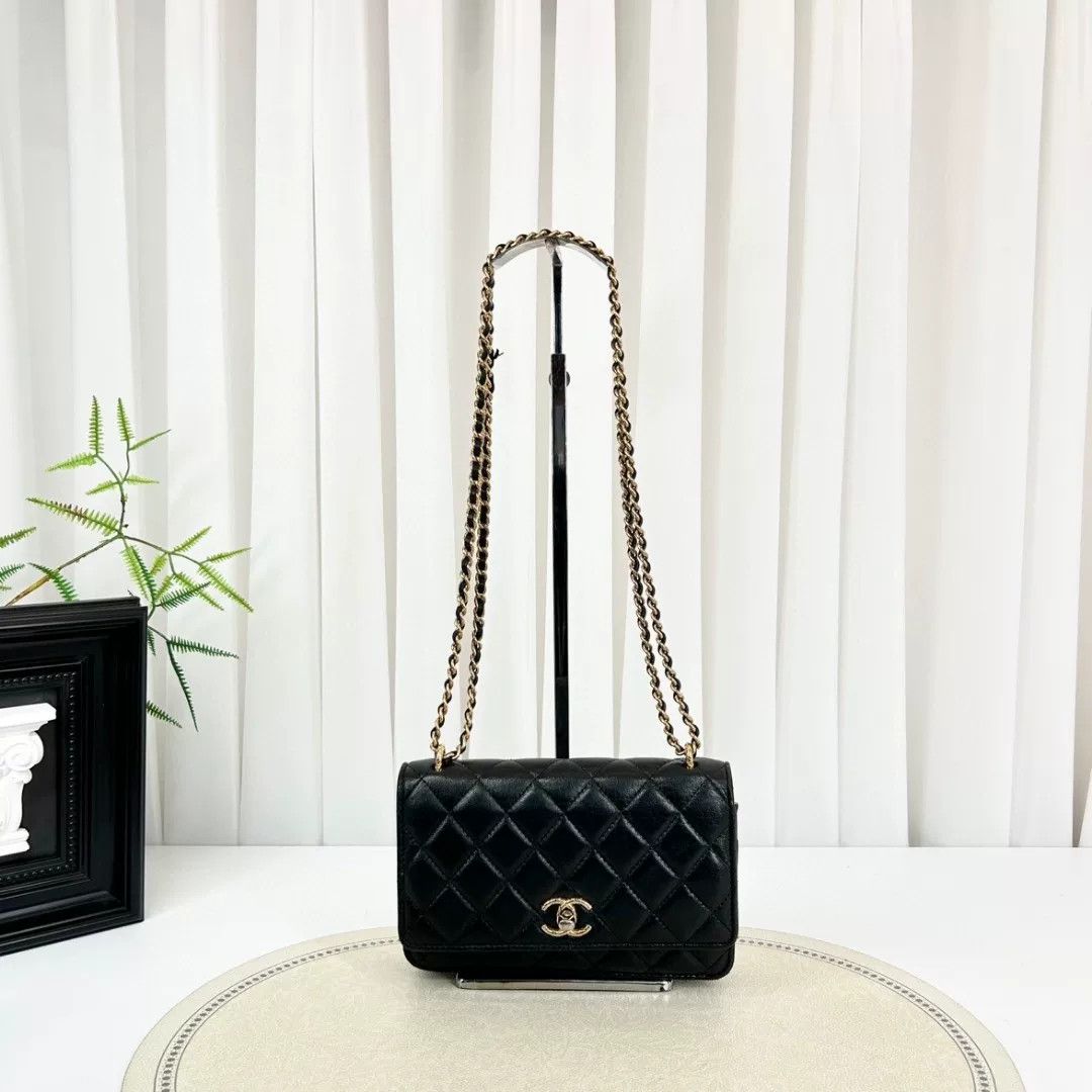 Chanel Pre-loved Bag Very good condition Size ONE SIZE - 1 Thumbnail