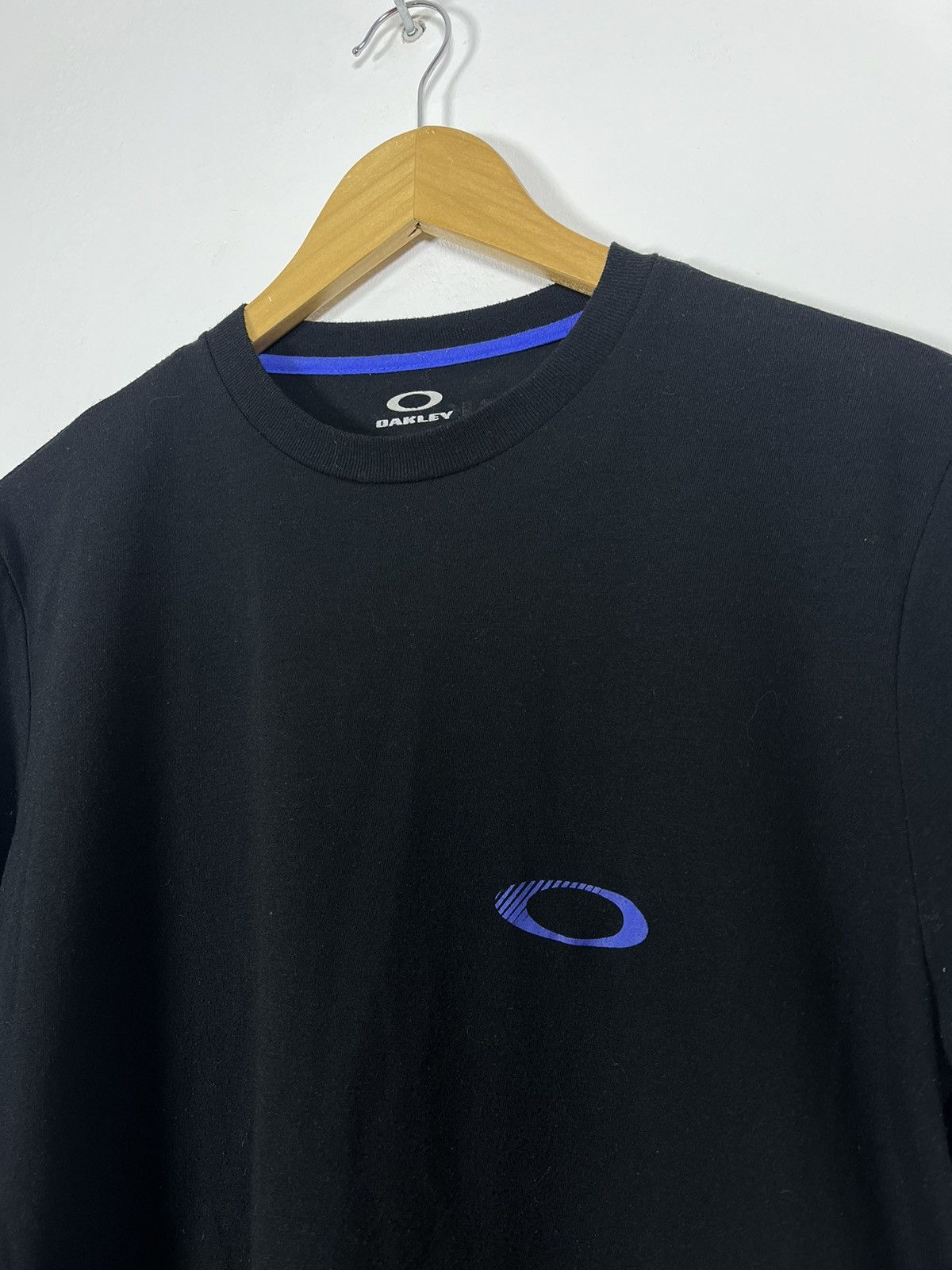 Oakley Oakley T-Shirt Vintage Streetwear Y2K Gorpcore Size US M / EU 48-50 / 2 - 4 Thumbnail