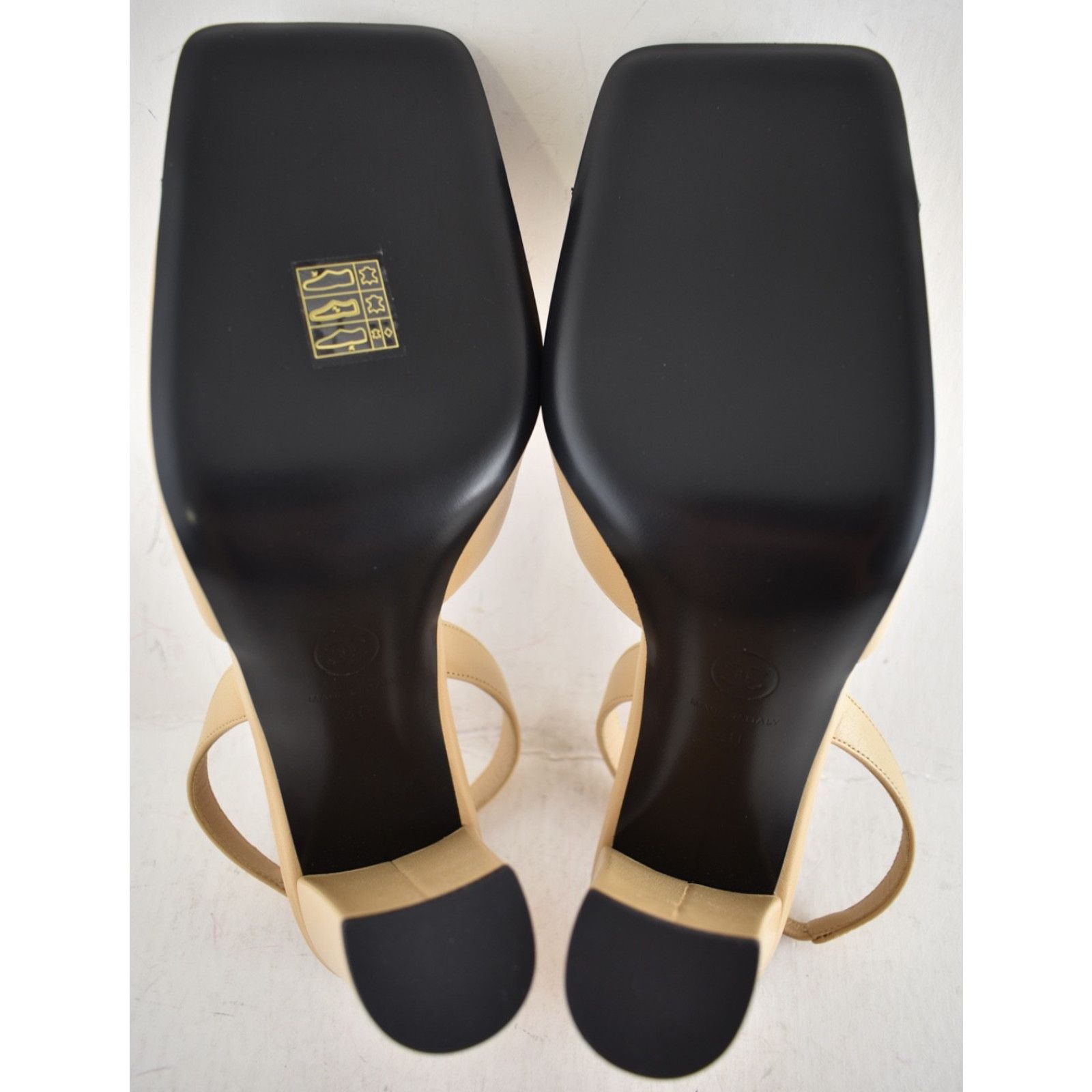 Chanel Chanel 26S Beige Black Square Toe CC Slingback Pump 40 Size US 10 / IT 40 - 17 Thumbnail