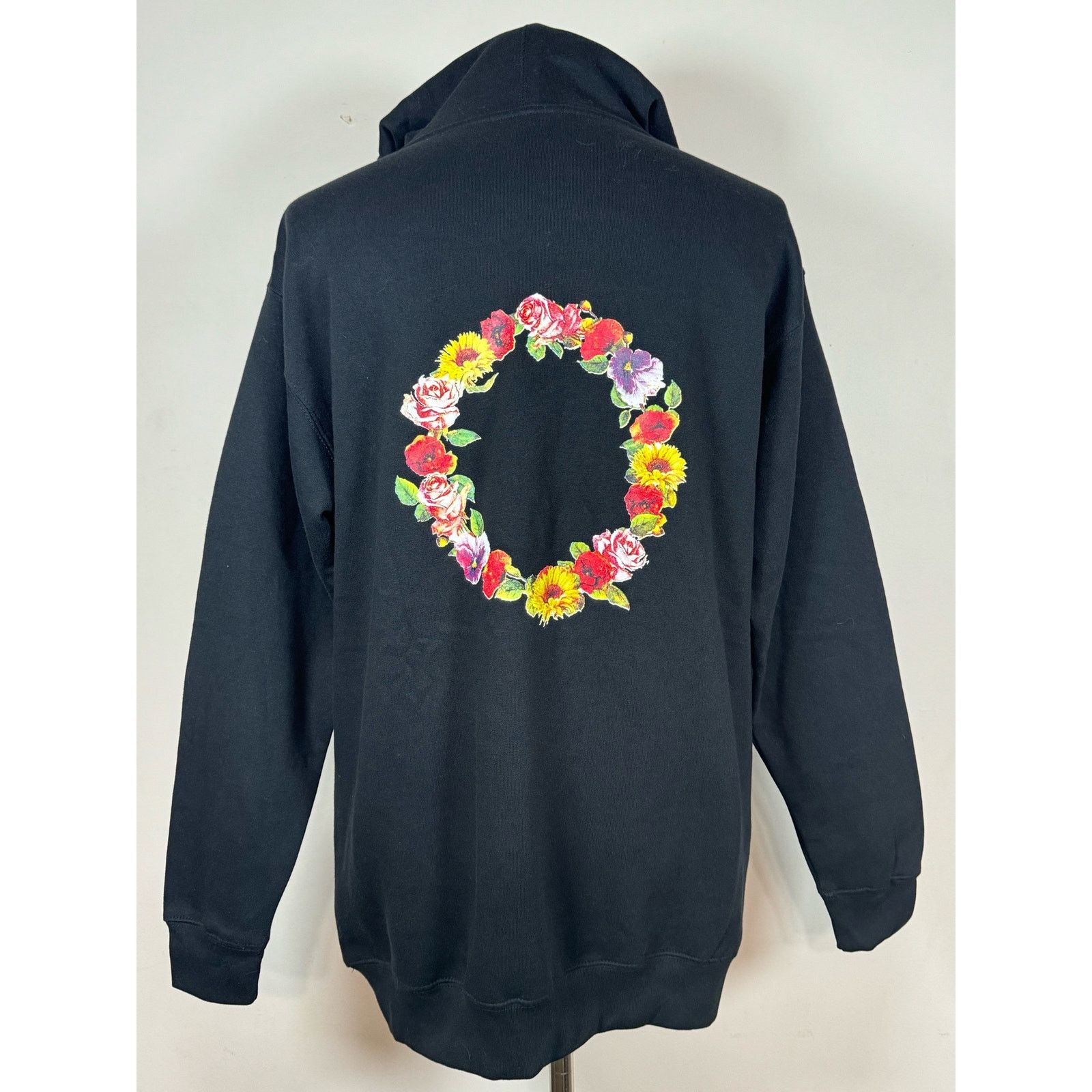 Unknown London Black Scale Flower Wreath Black Pullover Hoodie Men’s Size L Size US L / EU 52-54 / 3 - 2 Thumbnail