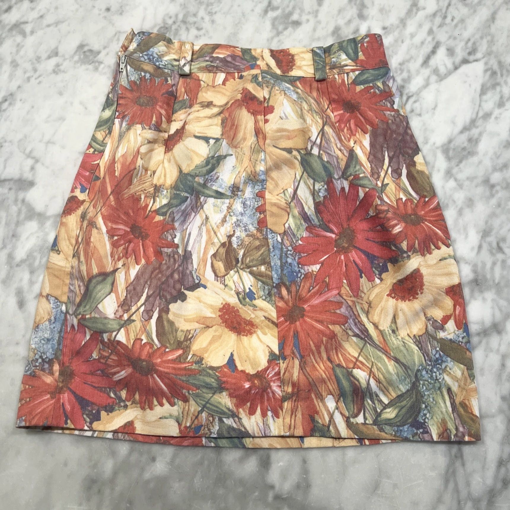 Vintage VINTAGE Madeleine Skirt Short Floral Cotton Size 8/10 Belt Loops Side Zip Women Official Streetwear? Size 30" / US 8 / IT 44 - 3 Thumbnail