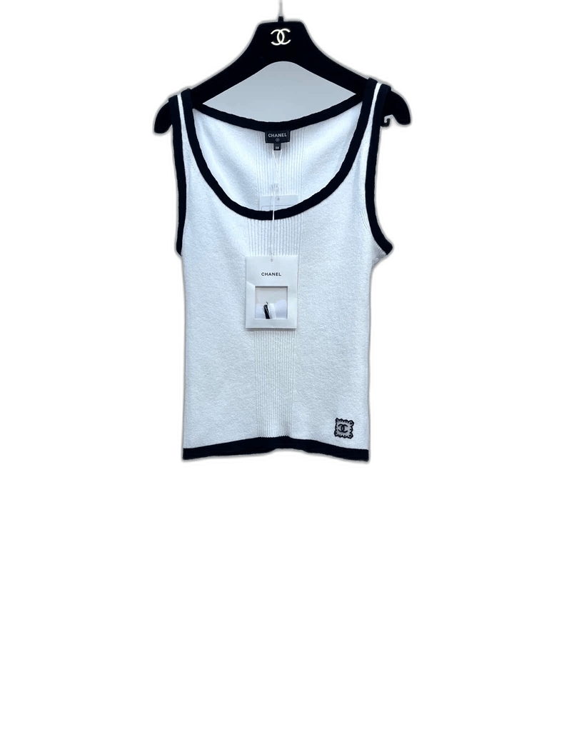Chanel Chanel Knitted Vest in Black and White Size US M / EU 48-50 / 2 - 1 Thumbnail