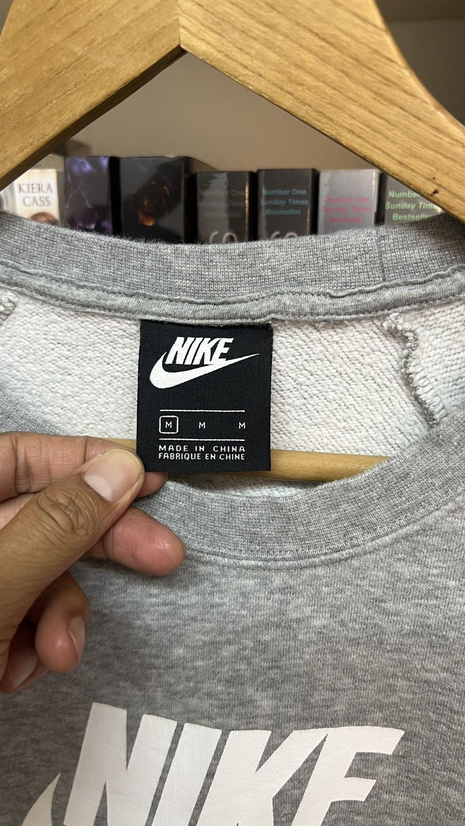 Nike Nike Swoosh Cropped Sweatshirt Size US M / EU 48-50 / 2 - 6 Thumbnail
