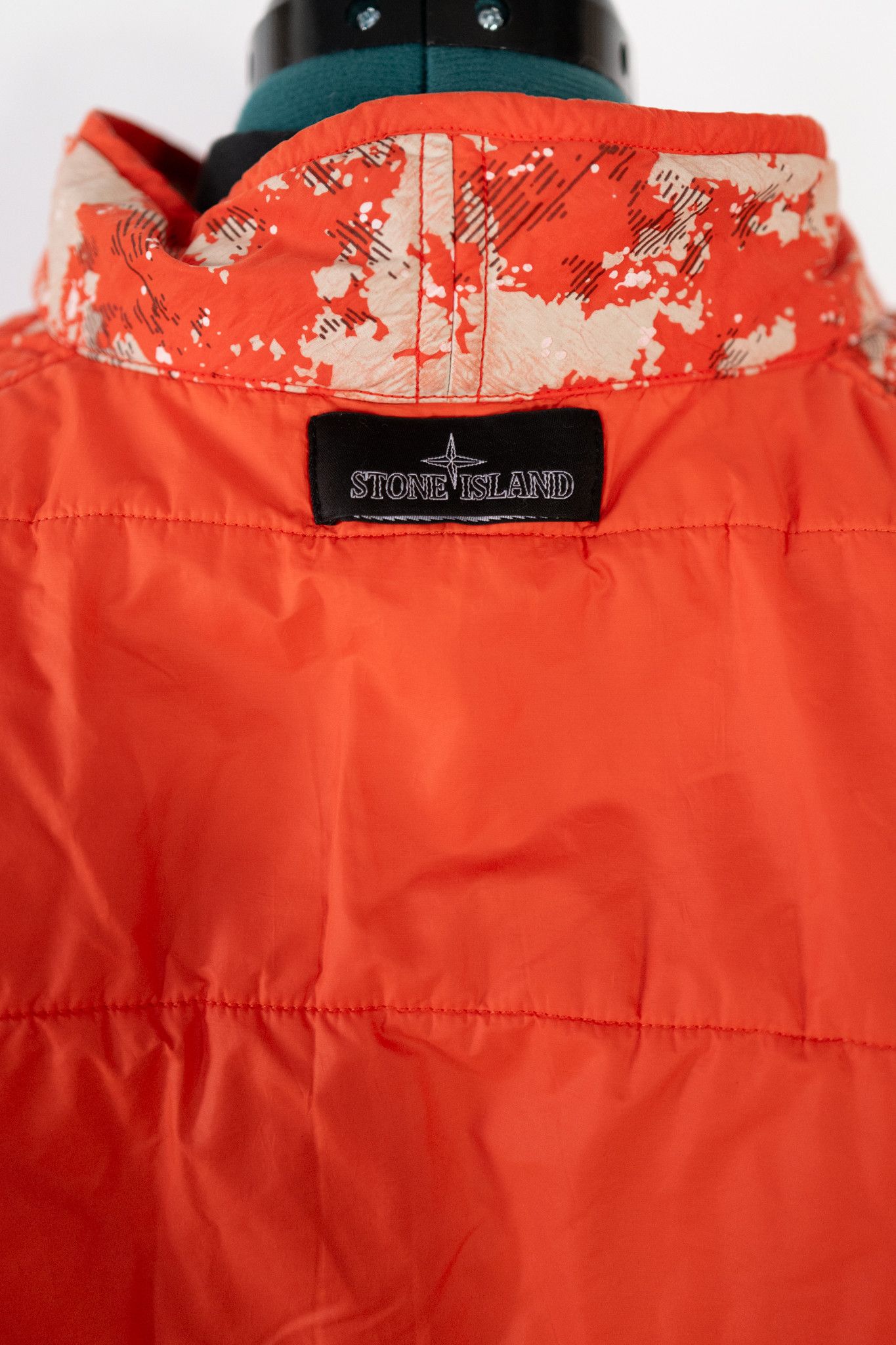 Stone Island Shadow Project STONE ISLAND Augment Abstract-print Gilet sz. M NWT Size US M / EU 48-50 / 2 - 5 Thumbnail