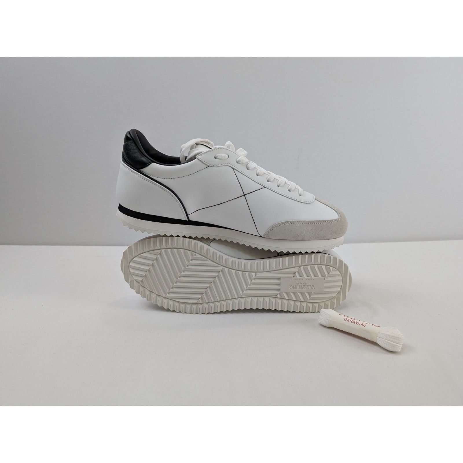 Valentino o1rshd1 Stud-around Sneakers in Leather in White Size US 11 / EU 44 - 15 Thumbnail