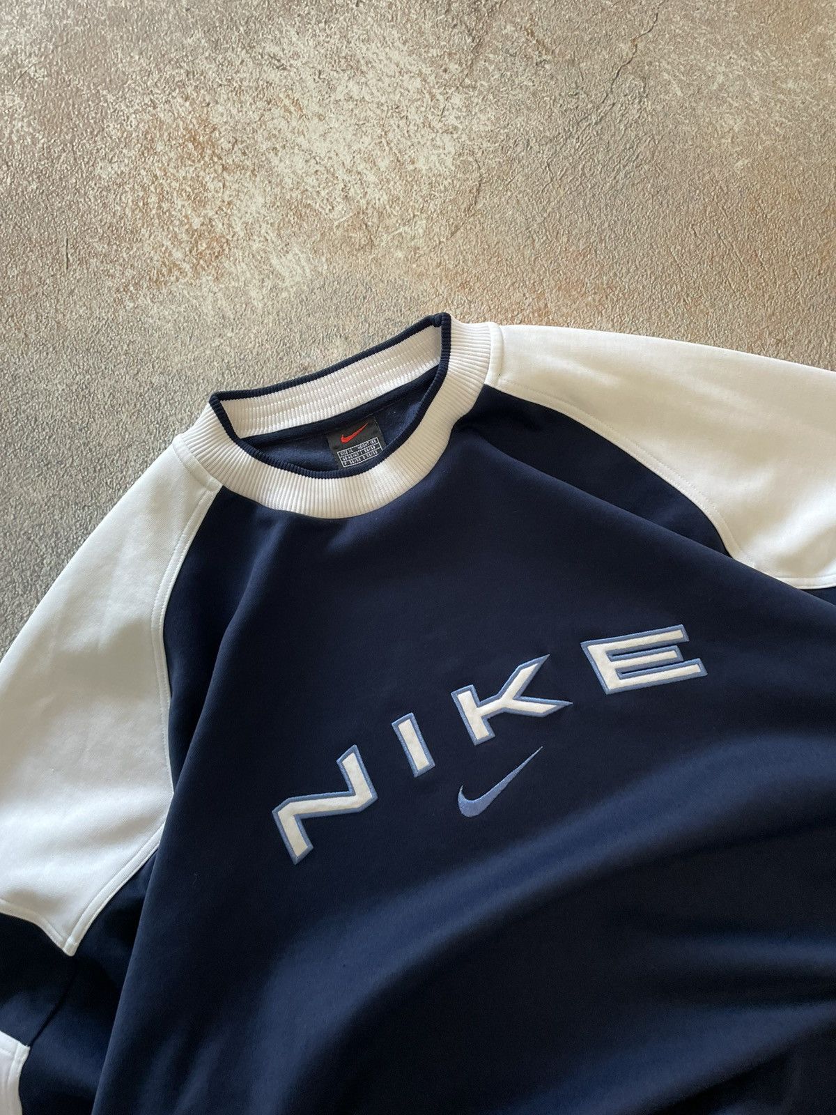 Nike Vintage Nike Center Logo Baggy Sweatshirt Size US XL / EU 56 / 4 - 3 Thumbnail