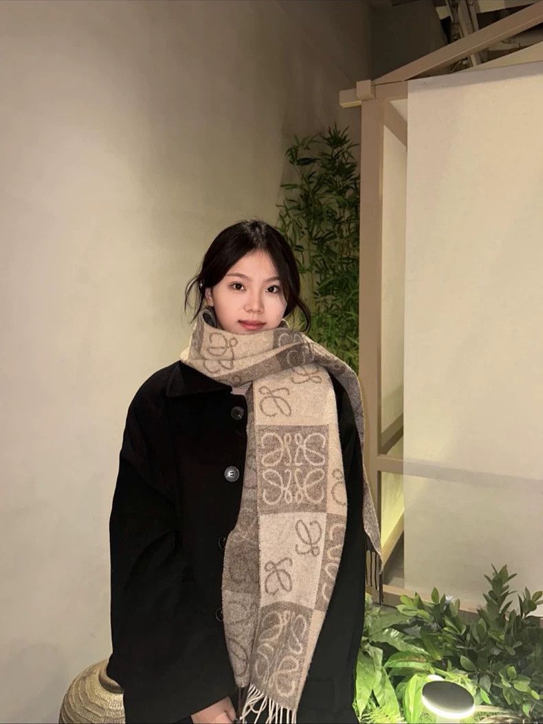 Loewe LOEWE Anagram warm and comfortable woolen scarf Size ONE SIZE - 7 Thumbnail