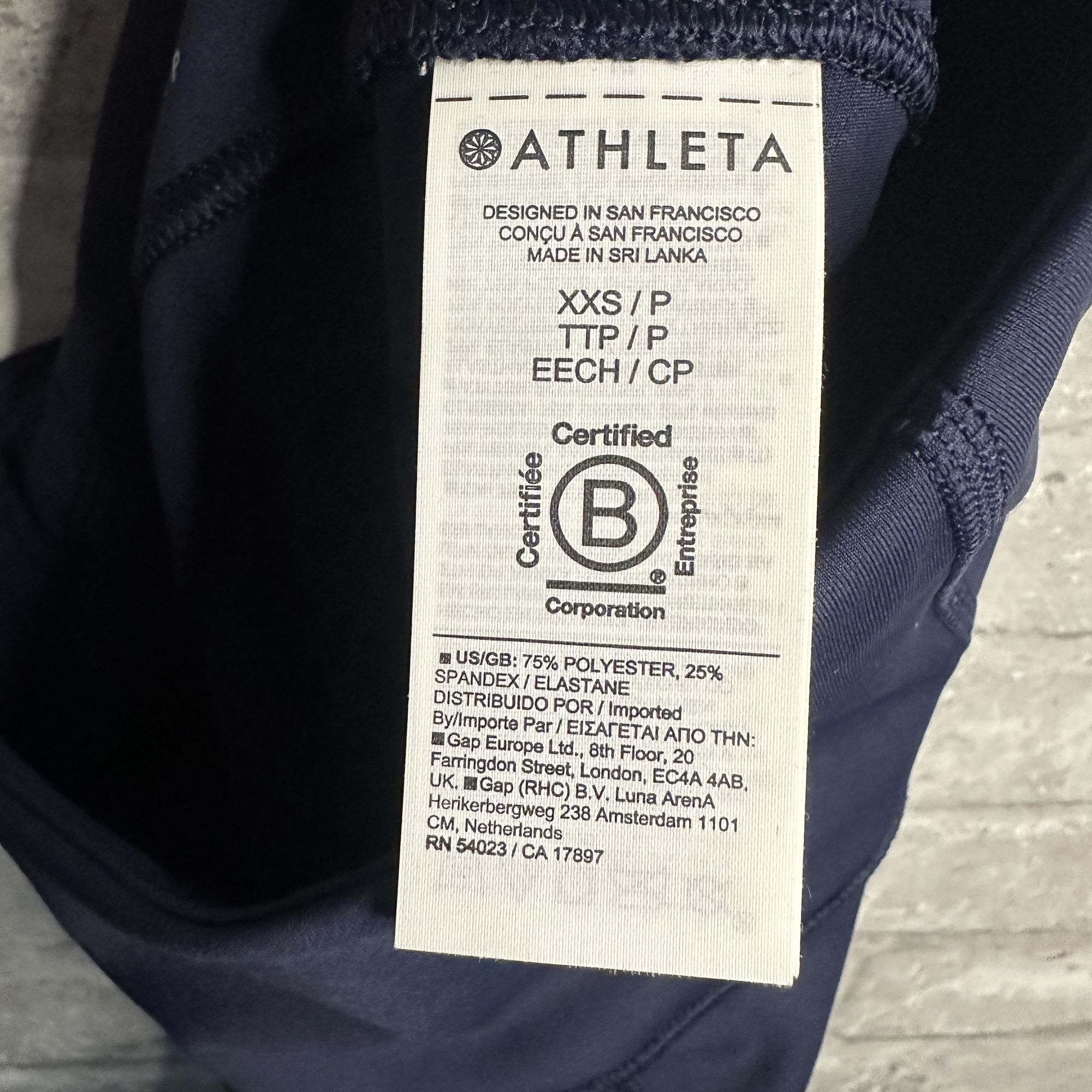 Athleta Athleta Ultimate Stash 7/8 Tight NWT Size XXS (Dress Blue) Size 24" / US 00 / IT 34 - 15 Thumbnail