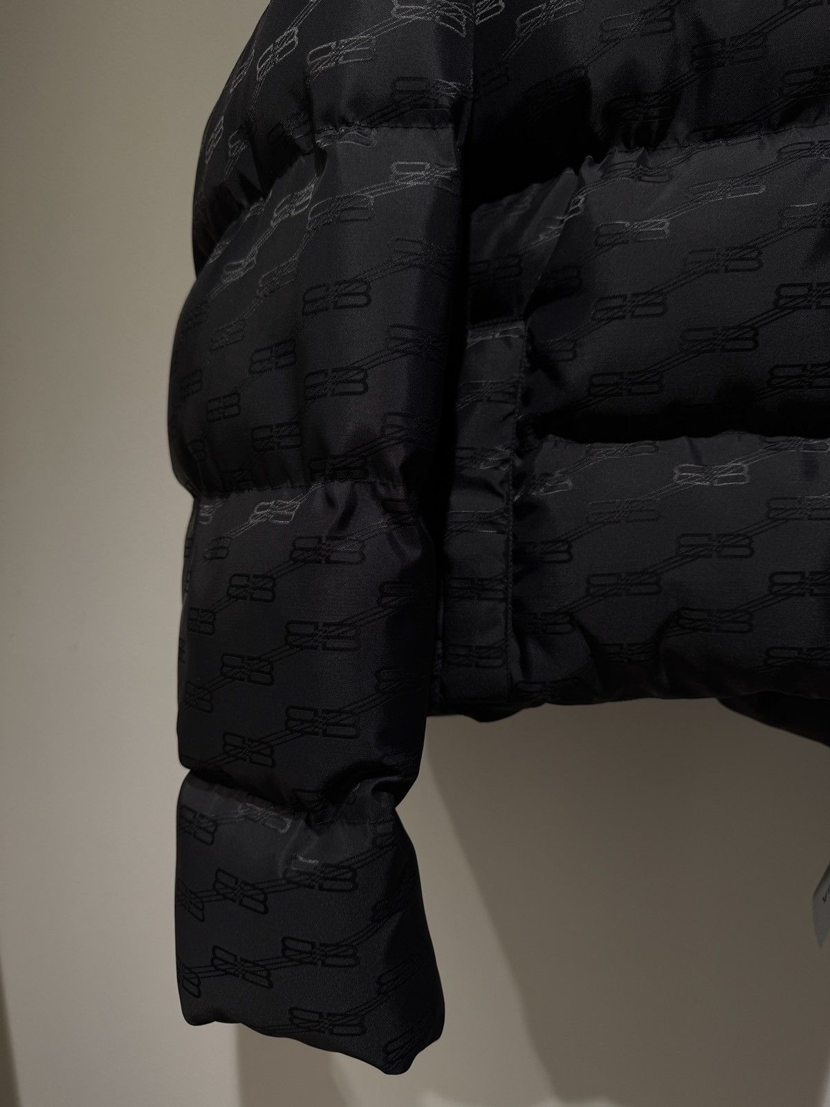 Balenciaga Balenciaga Monogram Puffer Puffer Jacket Size US XL / EU 56 / 4 - 3 Thumbnail