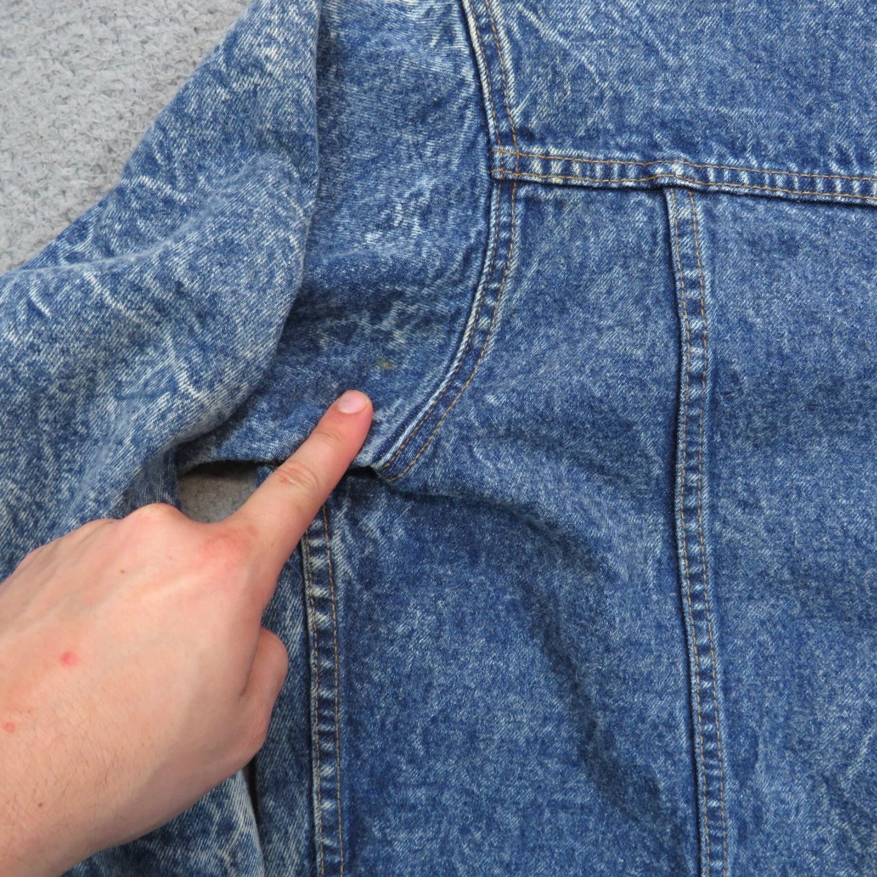 Gap VTG Gap Jacket Mens Small Denim Type 3 Distressed Trucker Fades Coat USA Blue 80s 90s Biker Workwear Shirt Mens Short Coat (adjusted within rules) Size US S / EU 44-46 / 1 - 7 Thumbnail