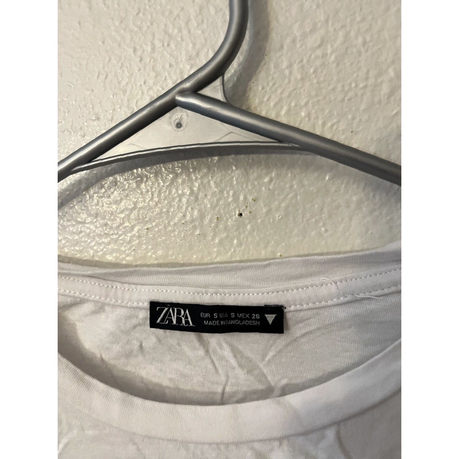 Zara VINTAGE Zara White Ruffle Sleeve T-Shirt Women’s Size Small Cotton Crew Neck Solid Casual Size S / US 4 / IT 40 - 2 Thumbnail