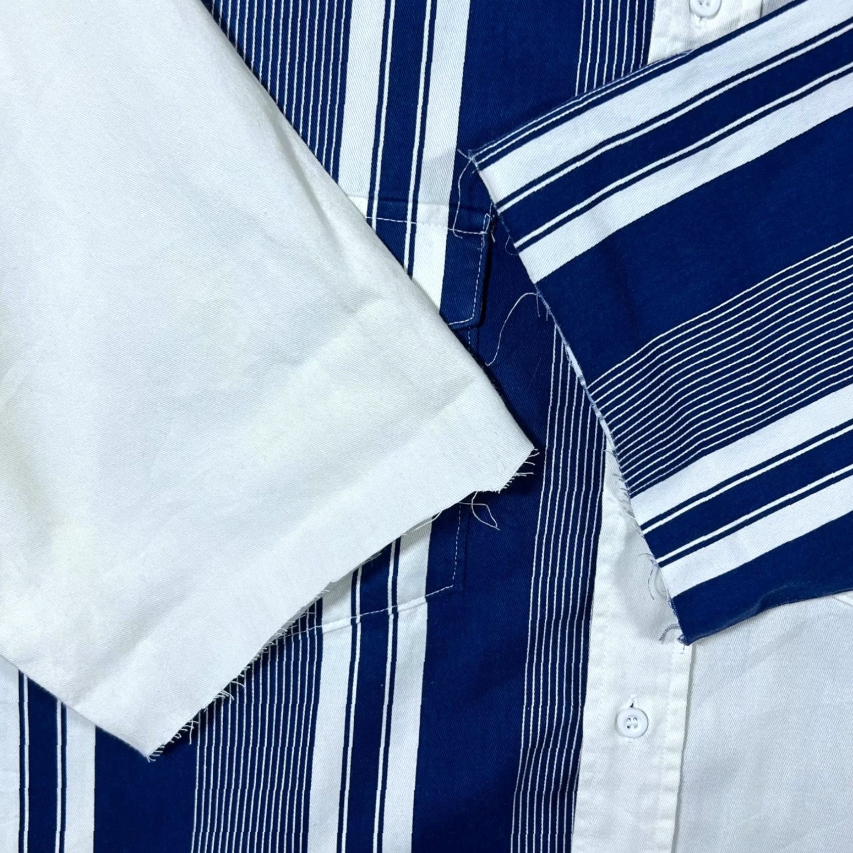 NFL VINTAGE NFL By Karman Buffalo Bills Striped Short Sleeve Button-Down Shirt L XL Men Blue White/Navy/Blue Striped 90s Size US L / EU 52-54 / 3 - 6 Thumbnail
