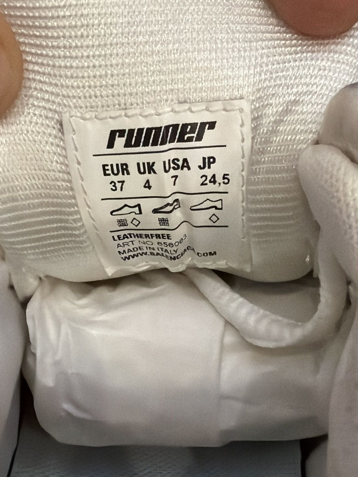Balenciaga Size 37EU/7W - Balenciaga Runner White Distressed NEW Size US 7 / IT 37 - 10 Thumbnail