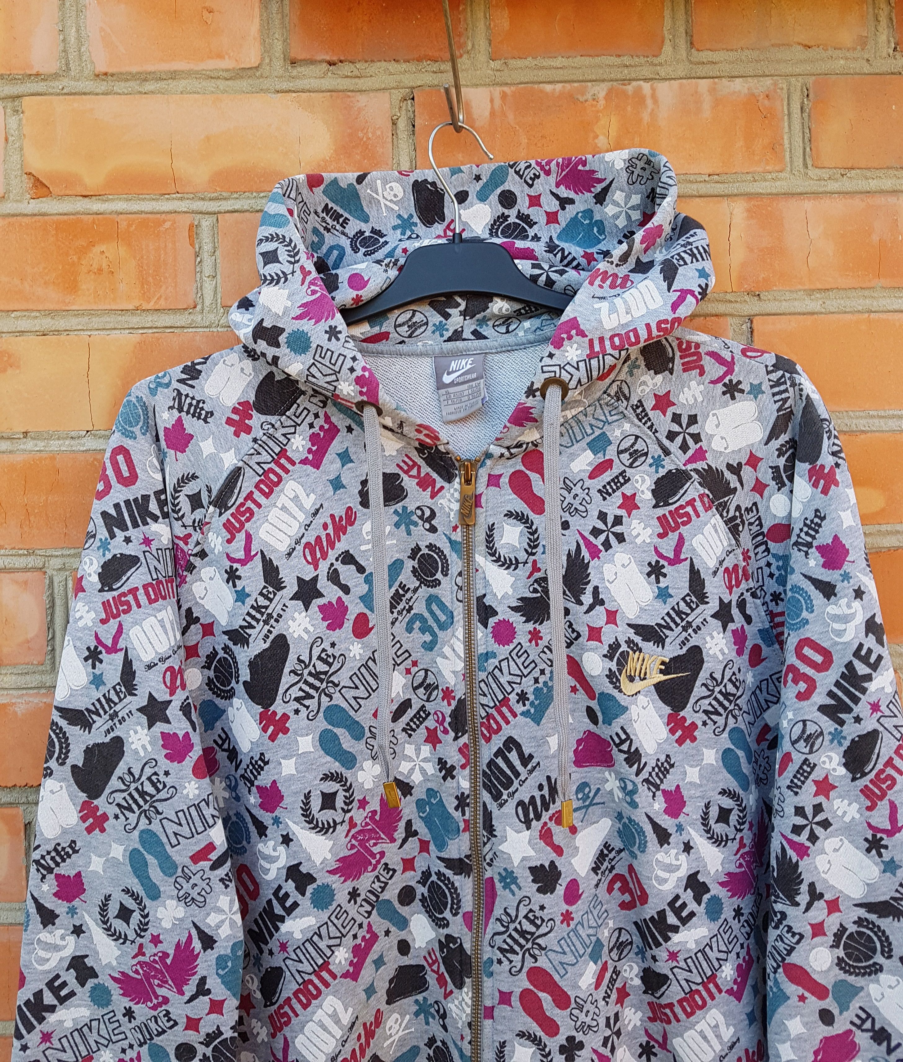 Nike Vintage Nike y2k Full Zip Graphic Printed Hoodie sz XL Size US XL / EU 56 / 4 - 2 Thumbnail