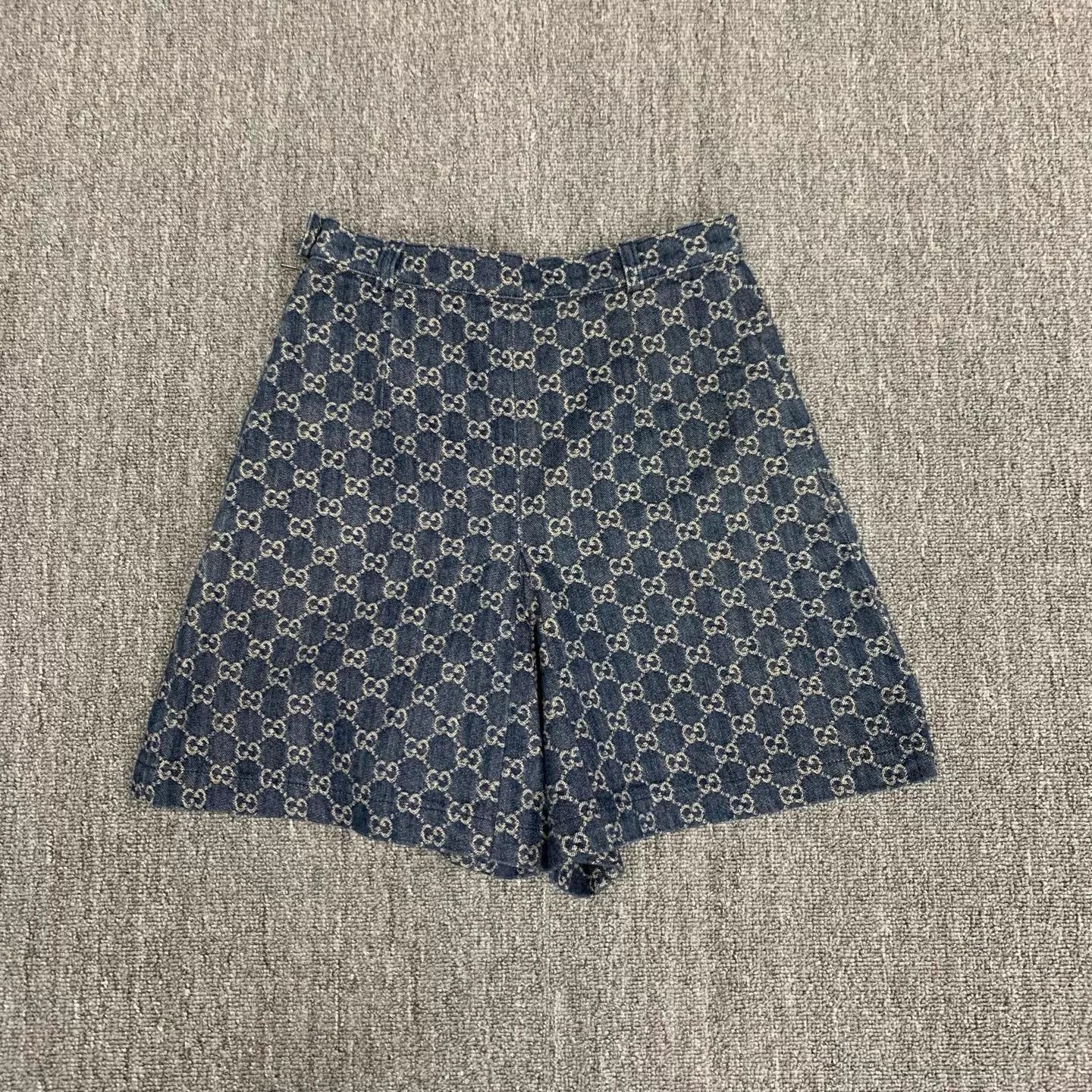 Gucci GUCCI Blue Colorblock Allover Logo Denim Shorts 38 Size 26" / US 2 / IT 38 - 2 Thumbnail