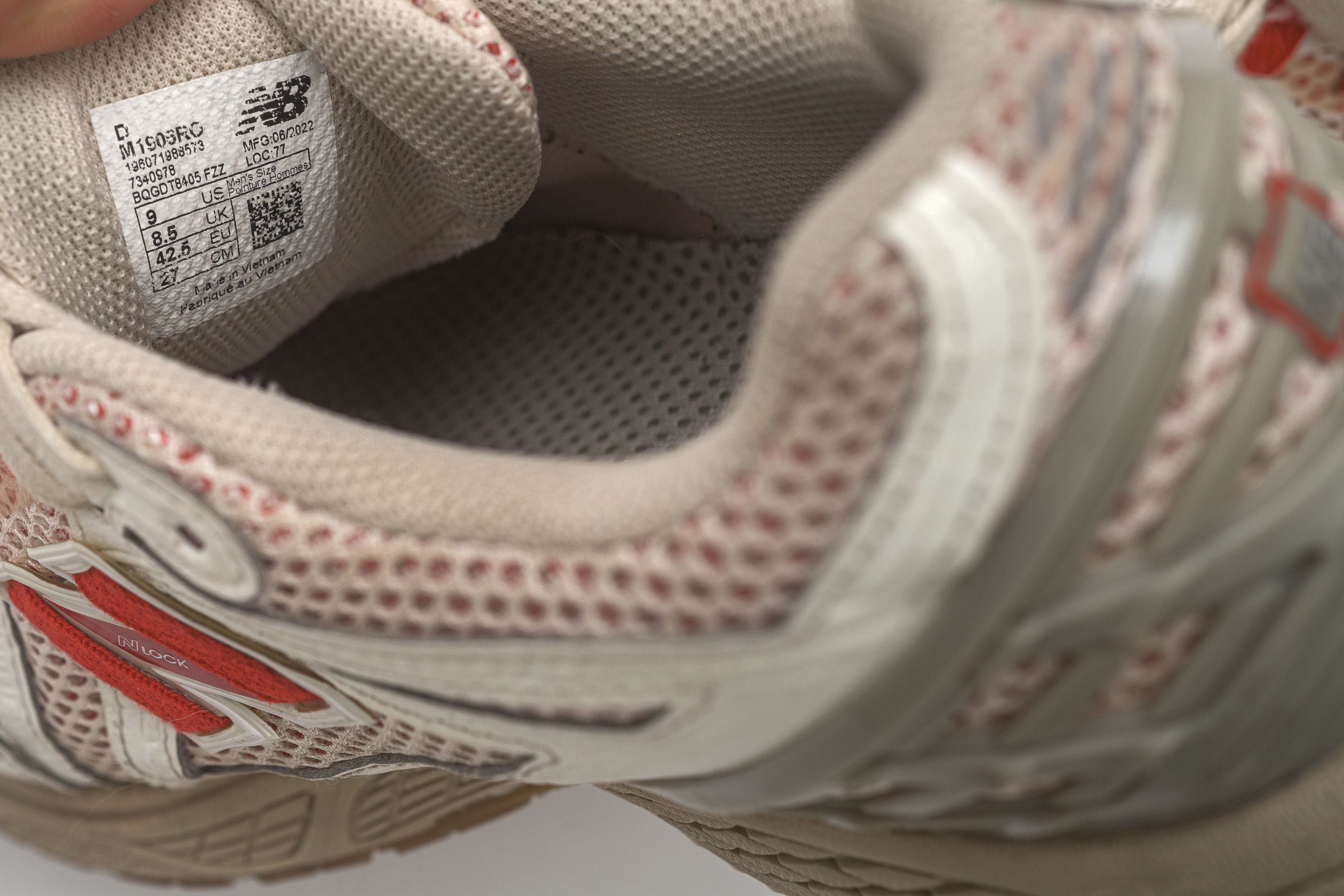New Balance New Balance 1906R White Red Mesh Sneakers US 9 Size US 9 / EU 42 - 4 Thumbnail