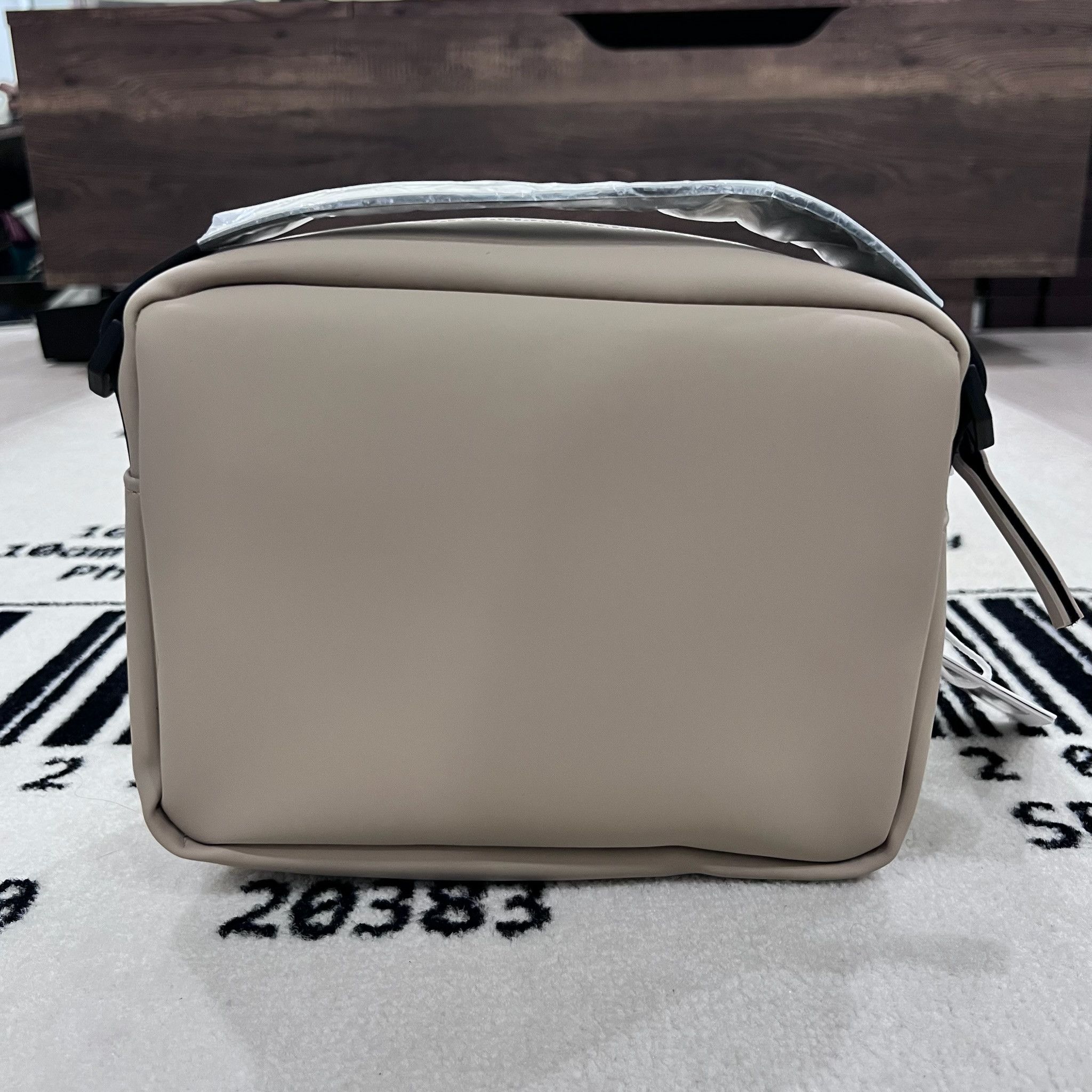 Rains Rains Box Metallic Waterproof Sling/Belt/Crossbody Box Bag Size ONE SIZE - 5 Thumbnail