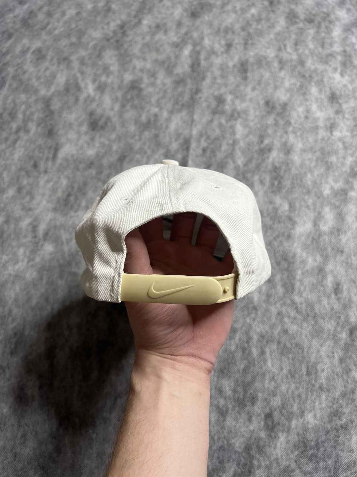 Nike Nike Cap Vintage White 90s Size ONE SIZE - 2 Thumbnail