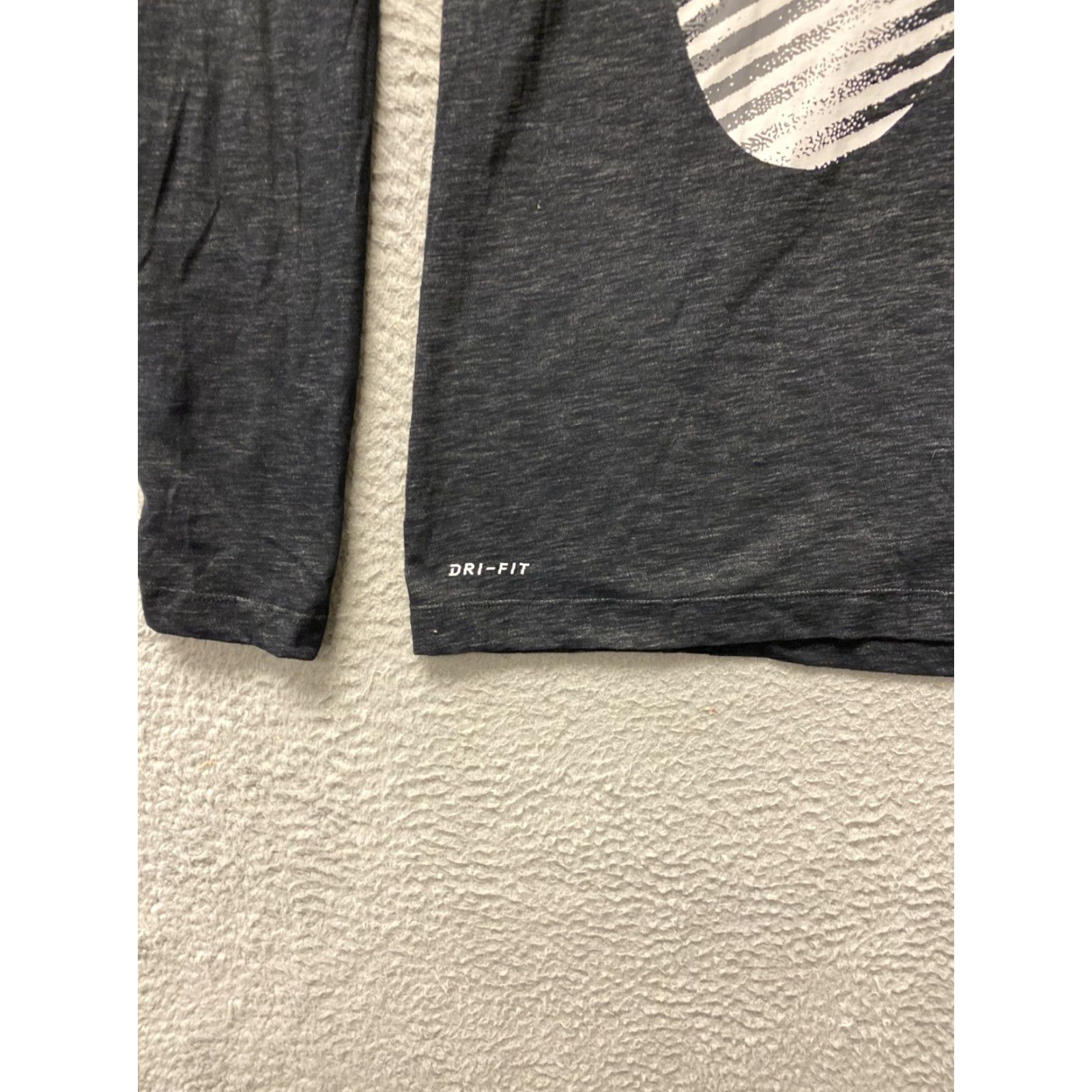Nike Nike Dri-Fit M Loose Black Logo Long Sleeve Crew Neck Tee 117-46 Size US M / EU 48-50 / 2 - 3 Thumbnail