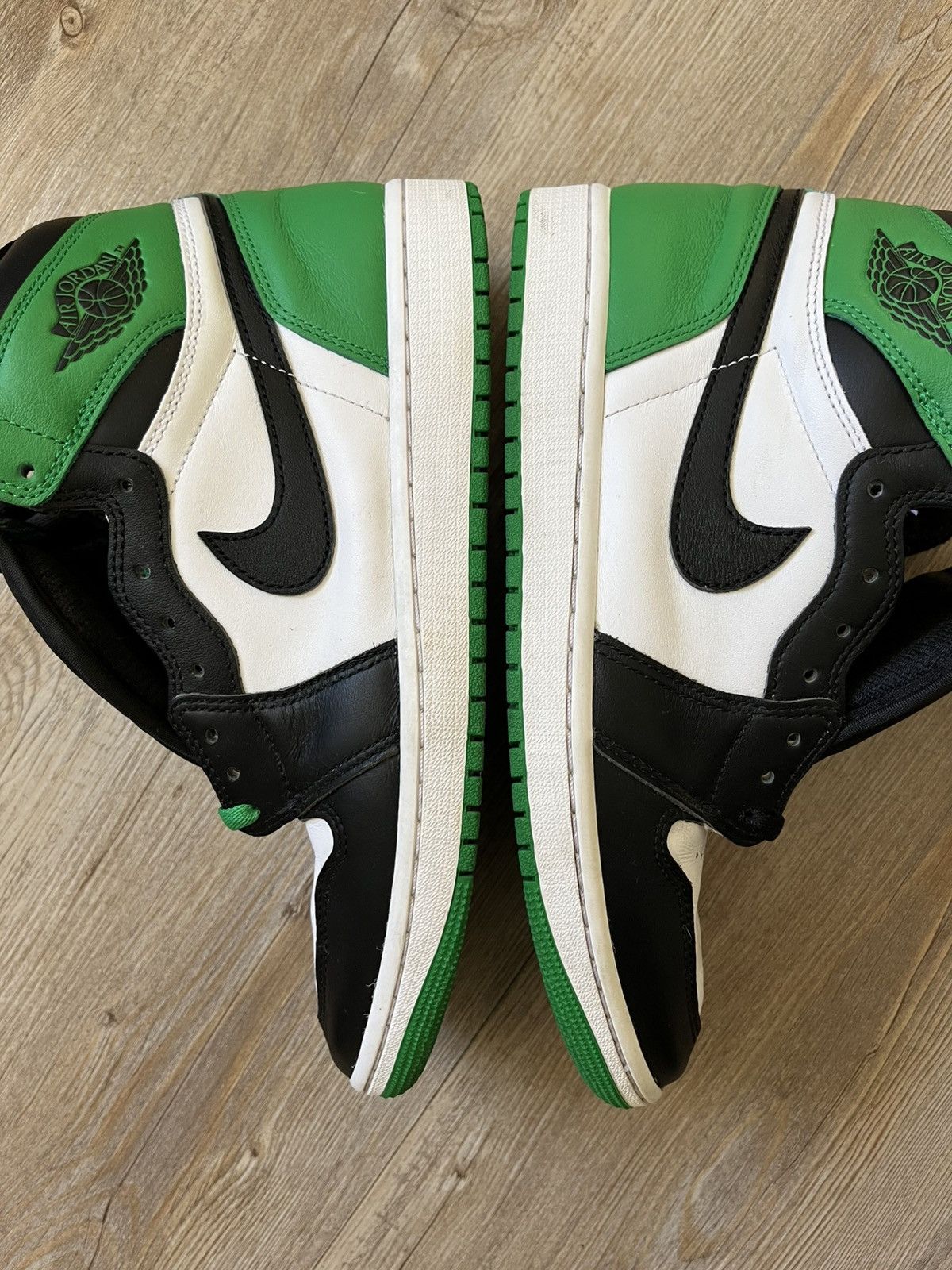 Jordan Brand Air Jordan 1 Retro High OG Size US 9.5 / EU 42-43 - 3 Thumbnail