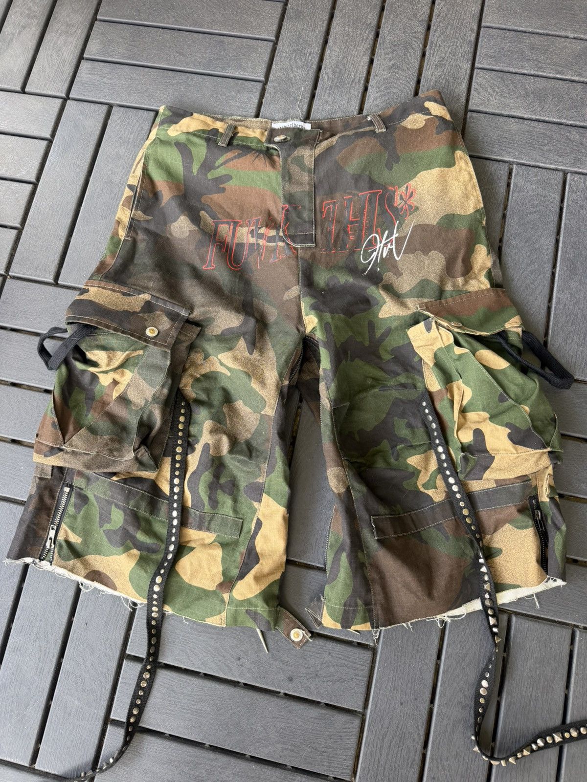 Other Camo designer cargo shorts w deep pockets and Size US 32 / EU 48 - 1 Thumbnail