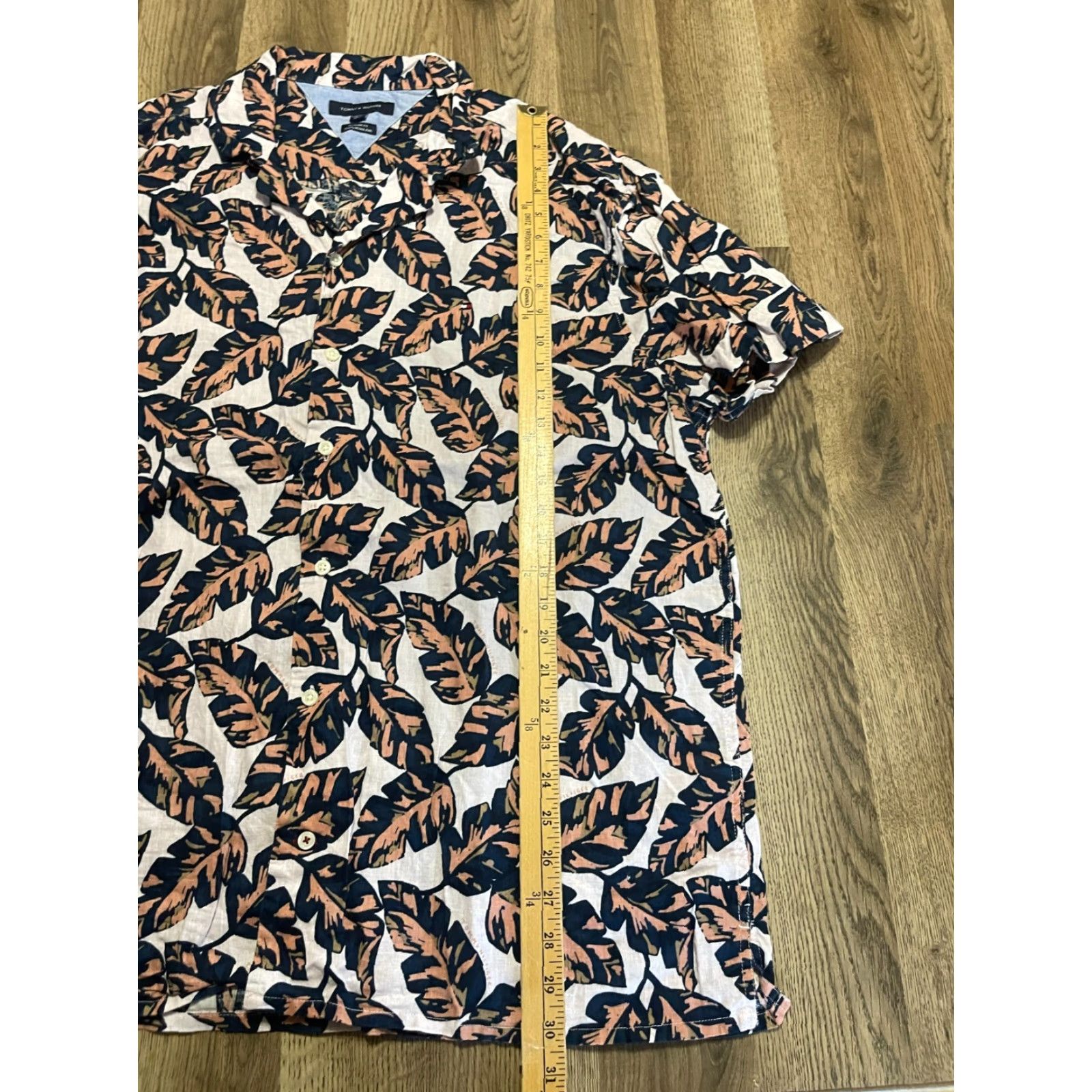 Tommy Hilfiger Tommy Hilfiger Shirt Mens XXL Black White Tan Button Up Leaves Allover Print Colorful Shirt Size US XXL / EU 58 / 5 - 7 Thumbnail